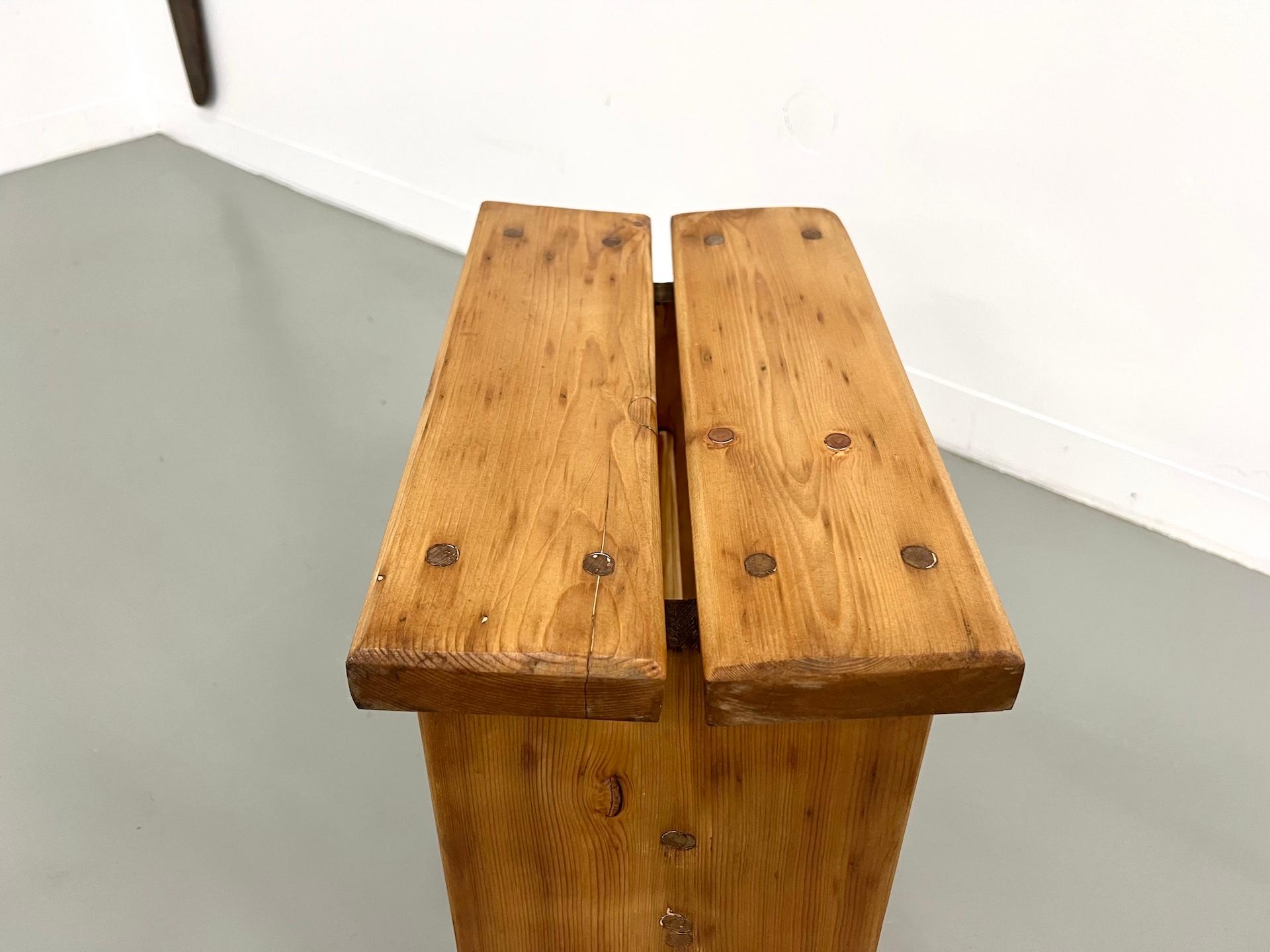 Solid wood stool, crafted in the 1950s-70s, in the style of Charlotte Perriand. For Sale 4