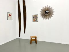 Tabouret en bois massif, fabriqué dans les années 1950-70, dans le style de Charlotte Perriand.