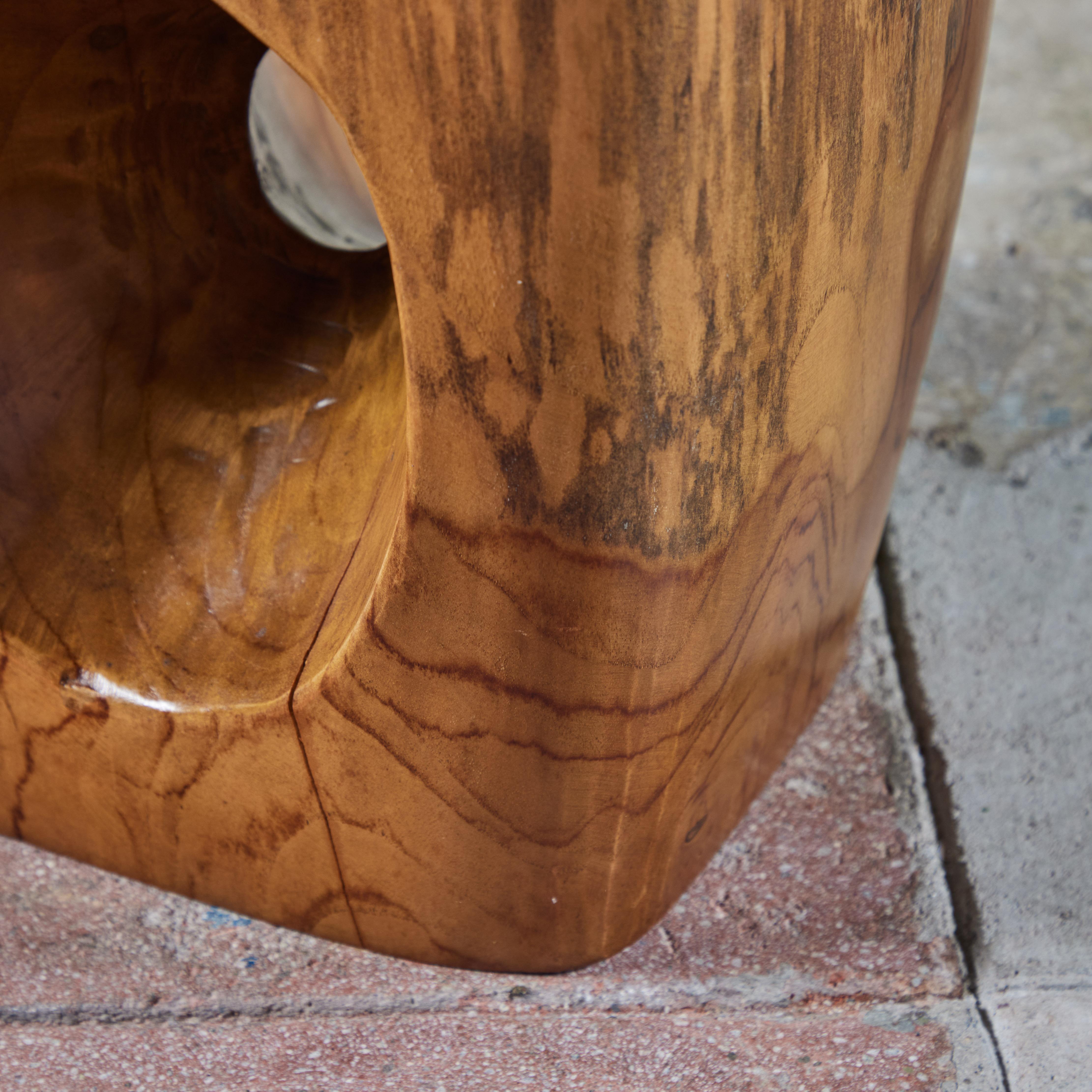 Massivholz Hocker Beistelltisch mit Ausschnitt Detail im Angebot 6