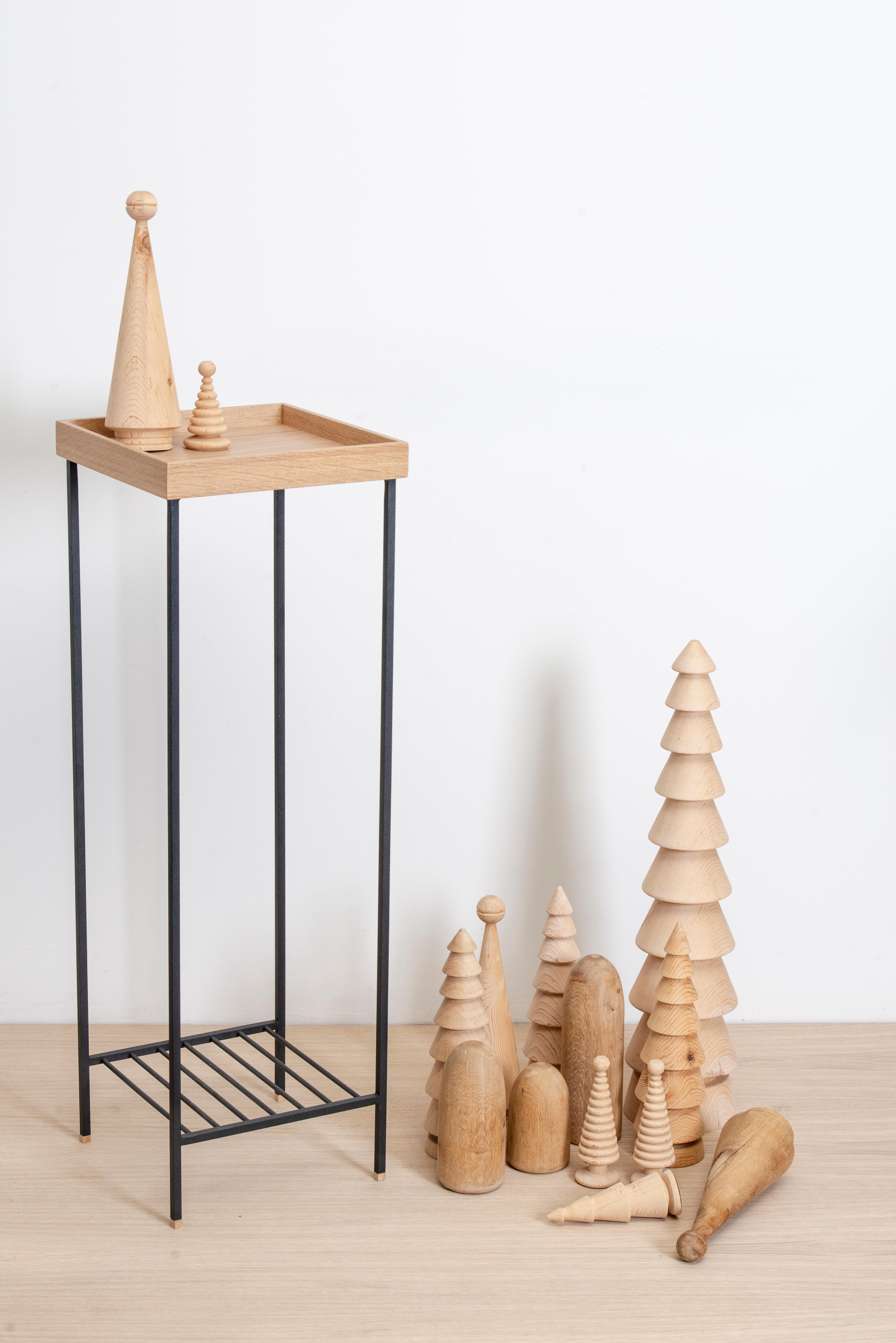 Massivholz Beistelltisch / Plant Stand - EDGE (21. Jahrhundert und zeitgenössisch) im Angebot