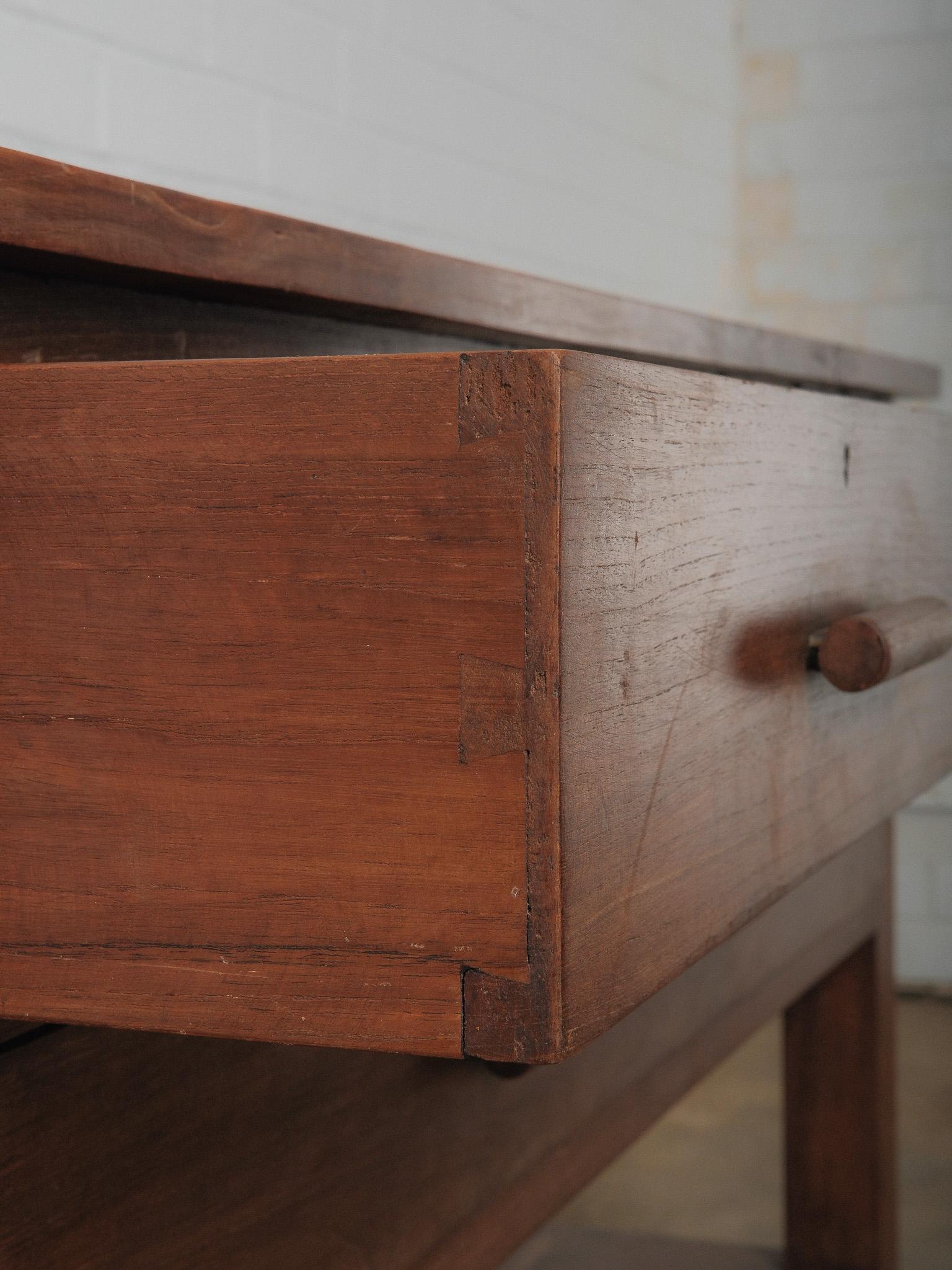 Solid Wood Three-Drawer Work Table with Lower Shelf en Bueno estado para la venta en High Point, NC