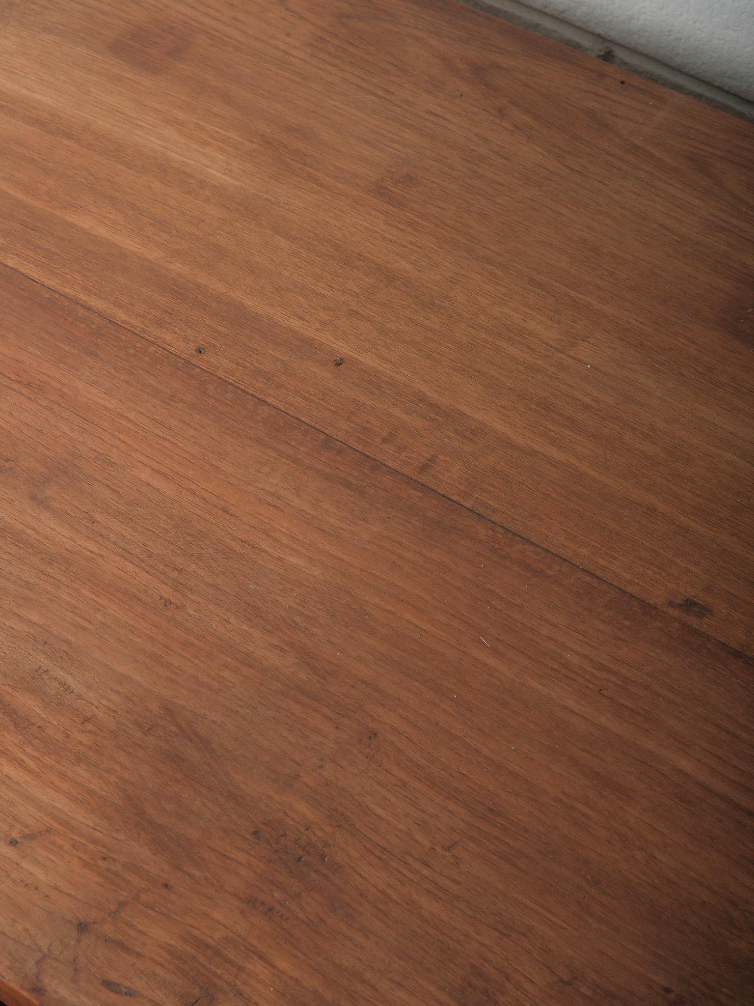 Solid Wood Three-Drawer Work Table with Lower Shelf Madera en venta