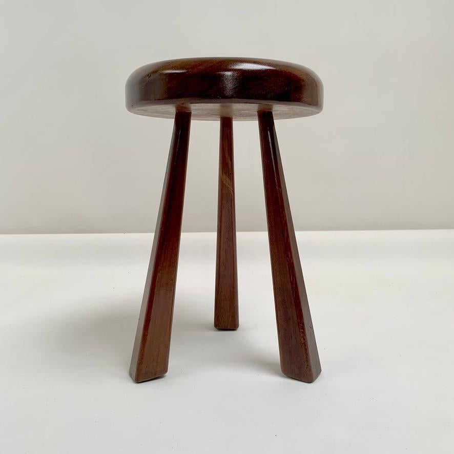 Tabouret à trois pieds en Wood Wood, circa 1950, France. en vente 4