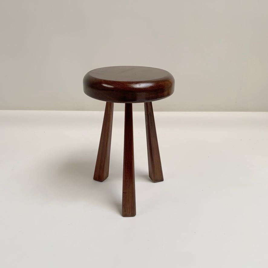 Tabouret à trois pieds en Wood Wood, circa 1950, France. en vente 6