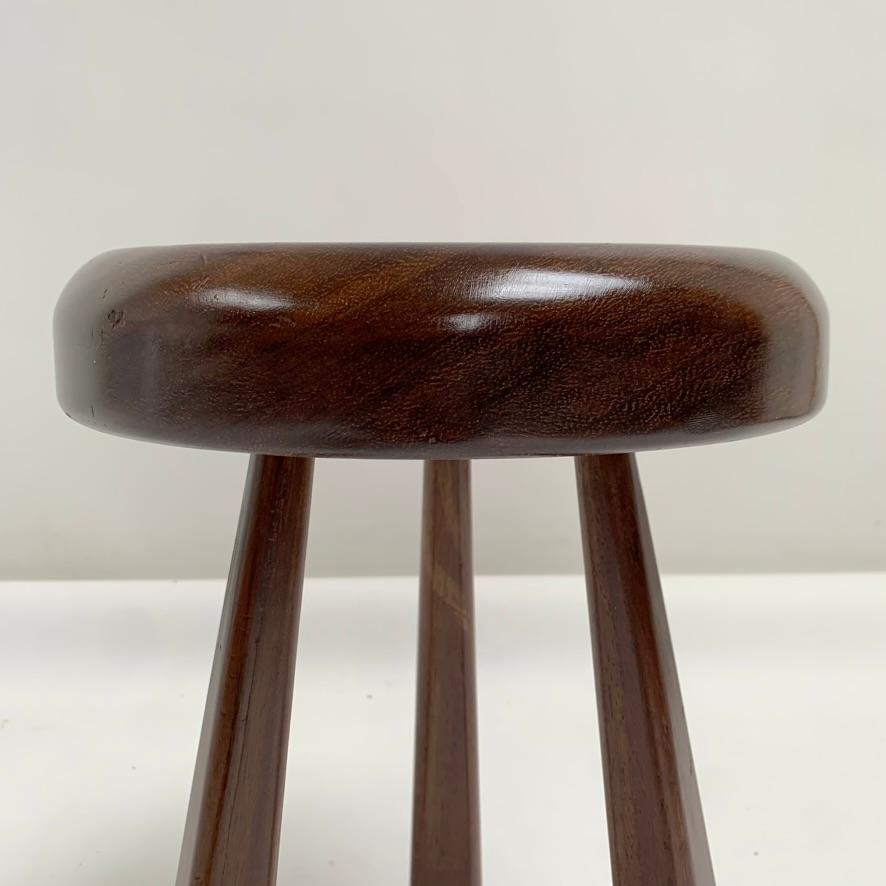 Tabouret à trois pieds en Wood Wood, circa 1950, France. en vente 1