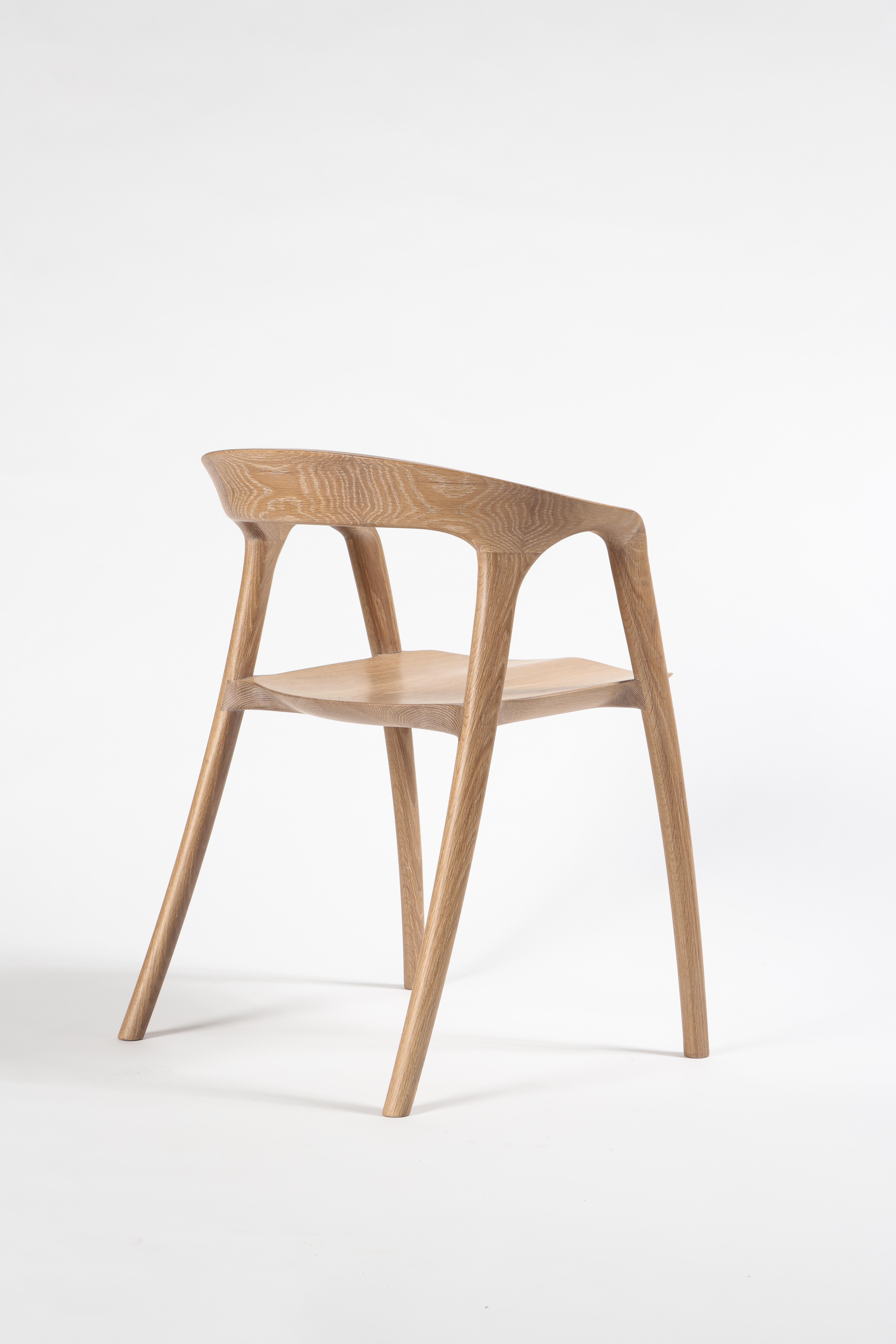 Silla 'Voeg' de roble blanco by Mobius Objects Hecho a mano en venta