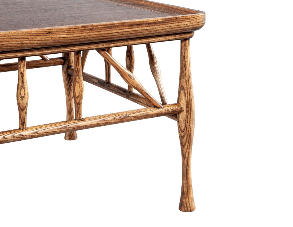 Mesa baja de madera maciza de nogal y roble al estilo Frank Lloyd Wright en venta 3