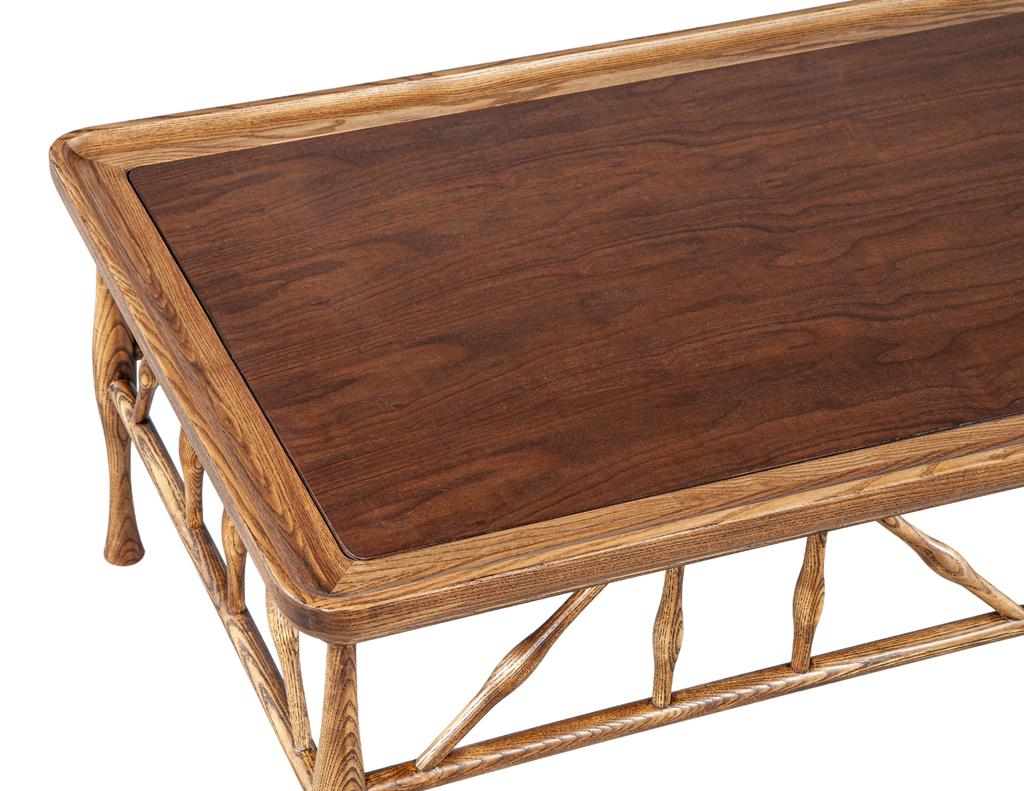 Mesa baja de madera maciza de nogal y roble al estilo Frank Lloyd Wright en Nuevo estado para la venta en North York, ON