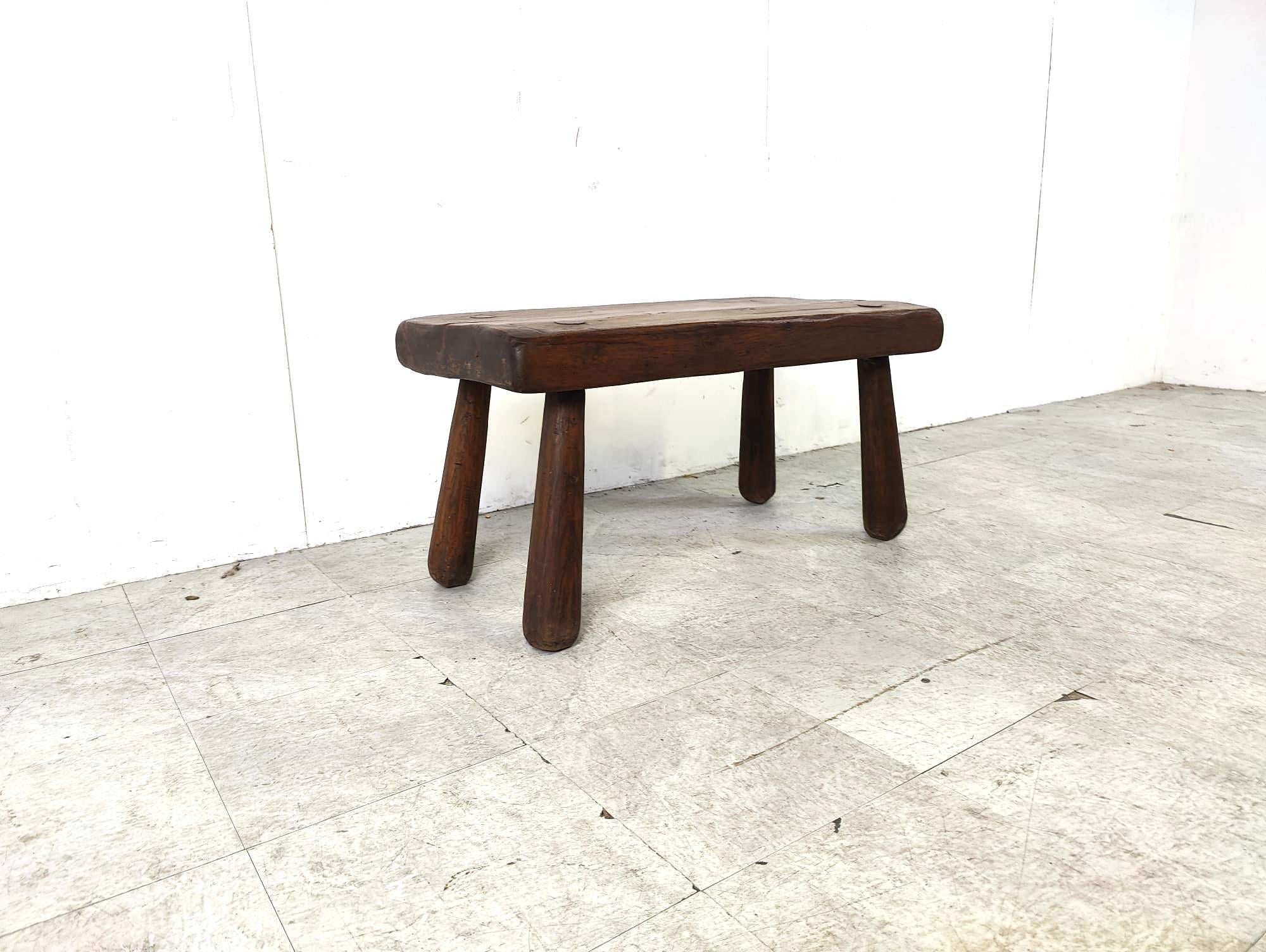 Tavolino brutalista in legno massiccio, anni '60 in vendita 6