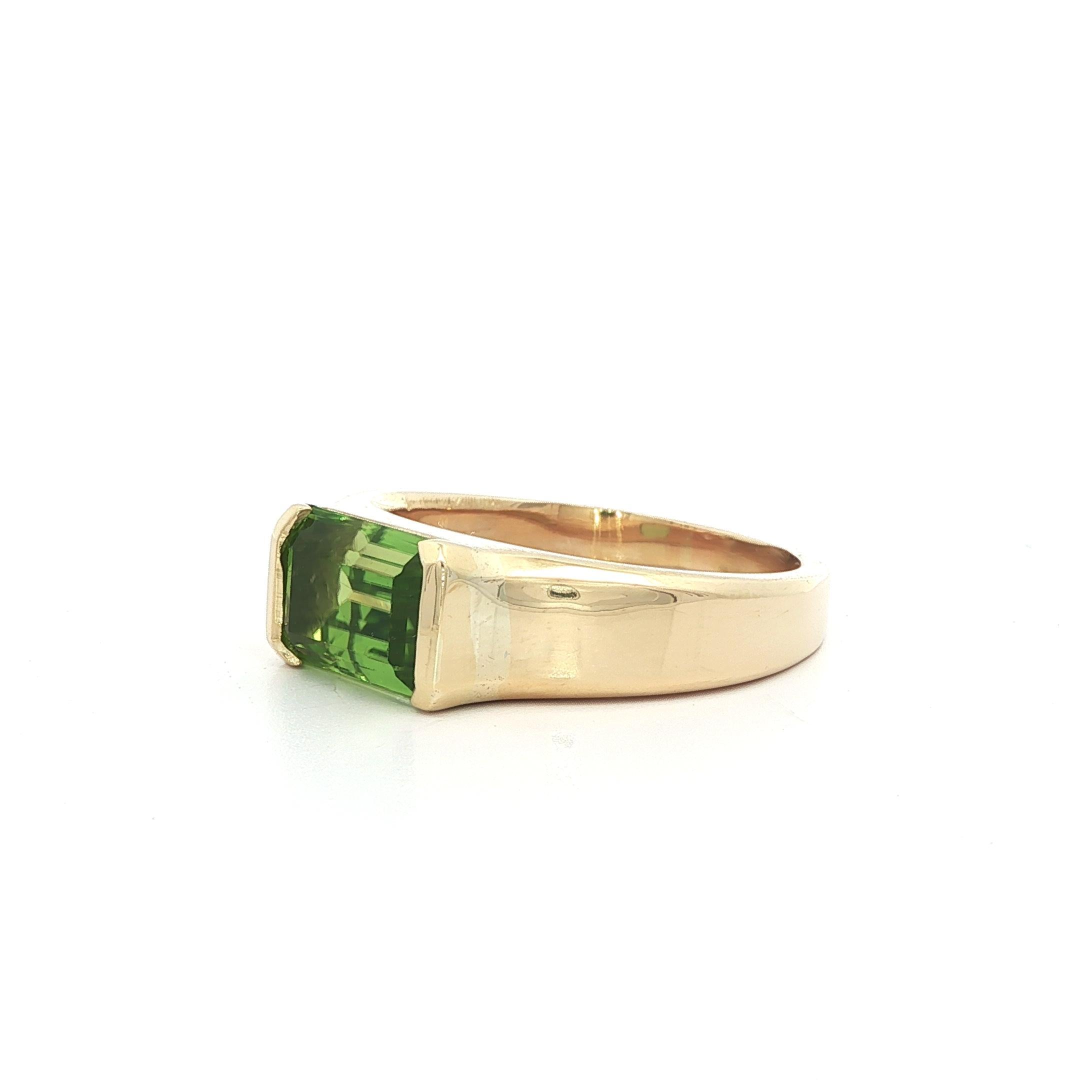 Massivem Gelbgold Smaragd Schliff Peridot Hälfte Lünette Solitär Ring Größe 9,5 Damen im Angebot