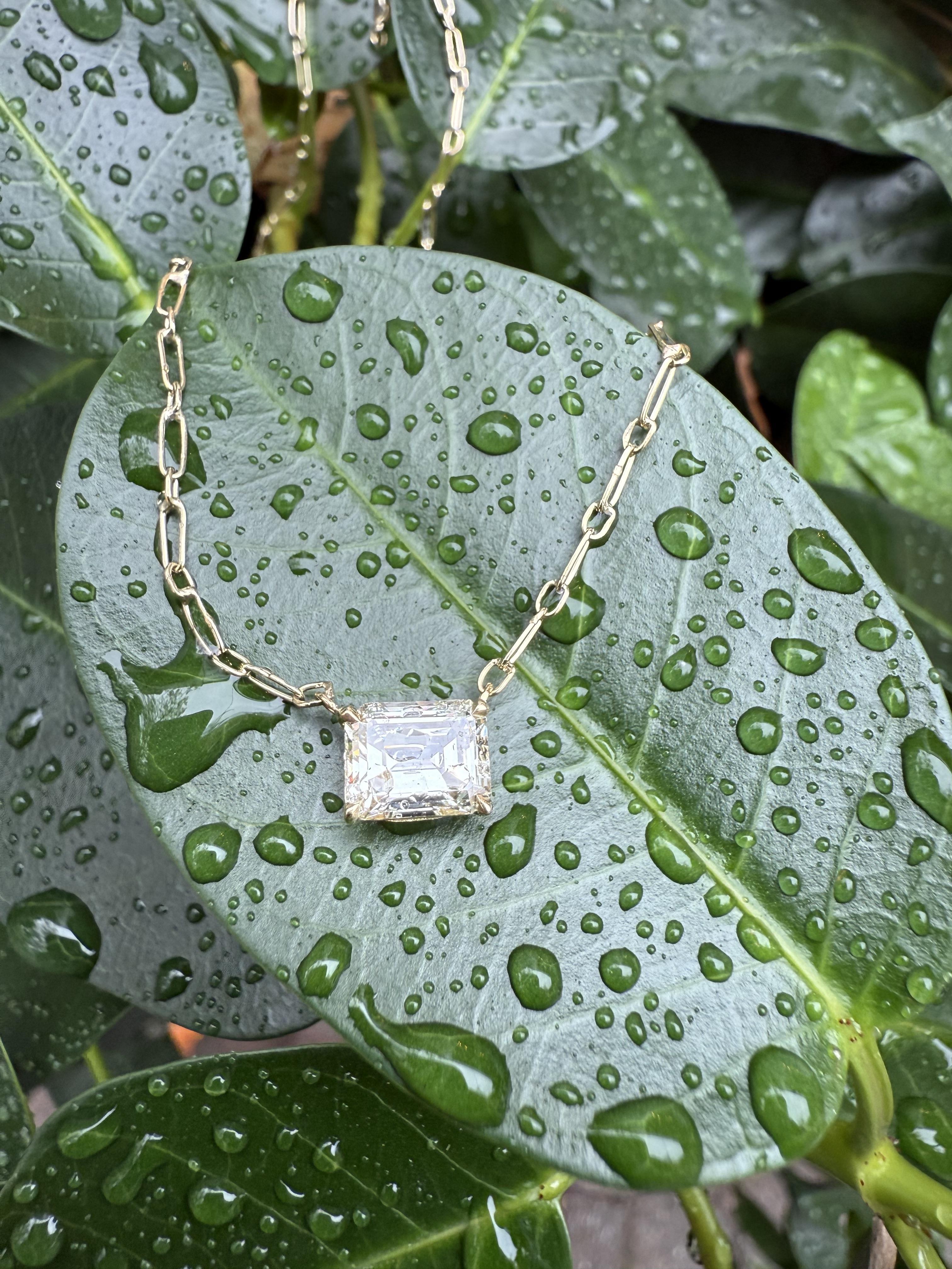 Collier pendentif solitaire en or jaune massif GIA M/VS 1,56 ct de diamant taille émeraude 9