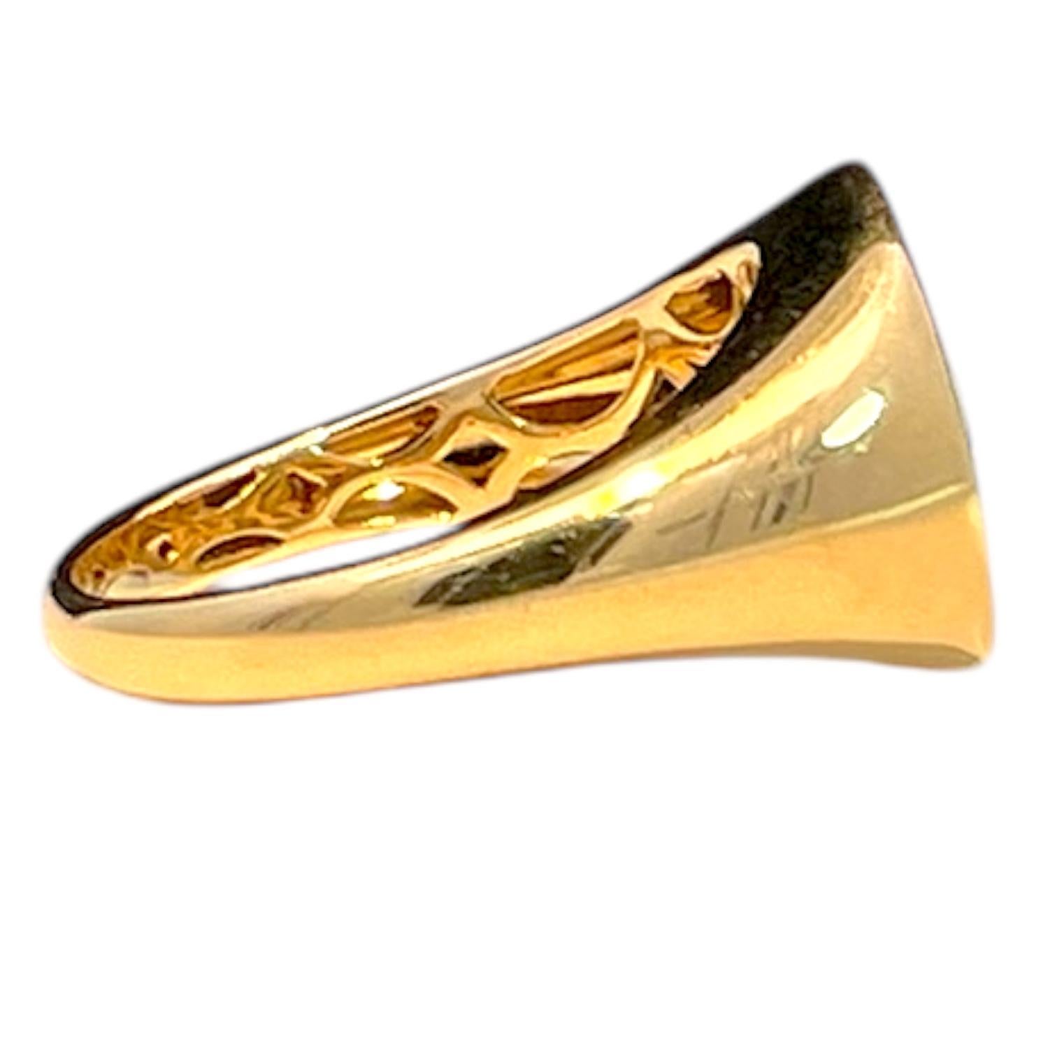 Taille ronde Bague œil du mal en or jaune massif, émail vert, diamants noirs et blancs en vente