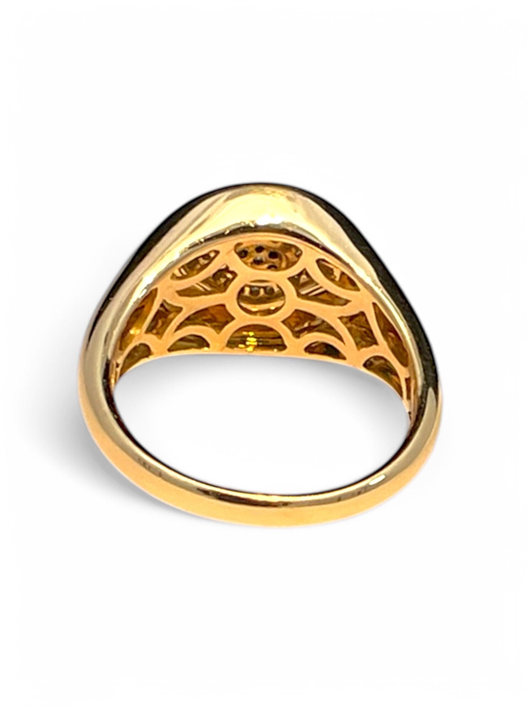Bague œil du mal en or jaune massif, émail vert, diamants noirs et blancs Excellent état - En vente à New York, NY