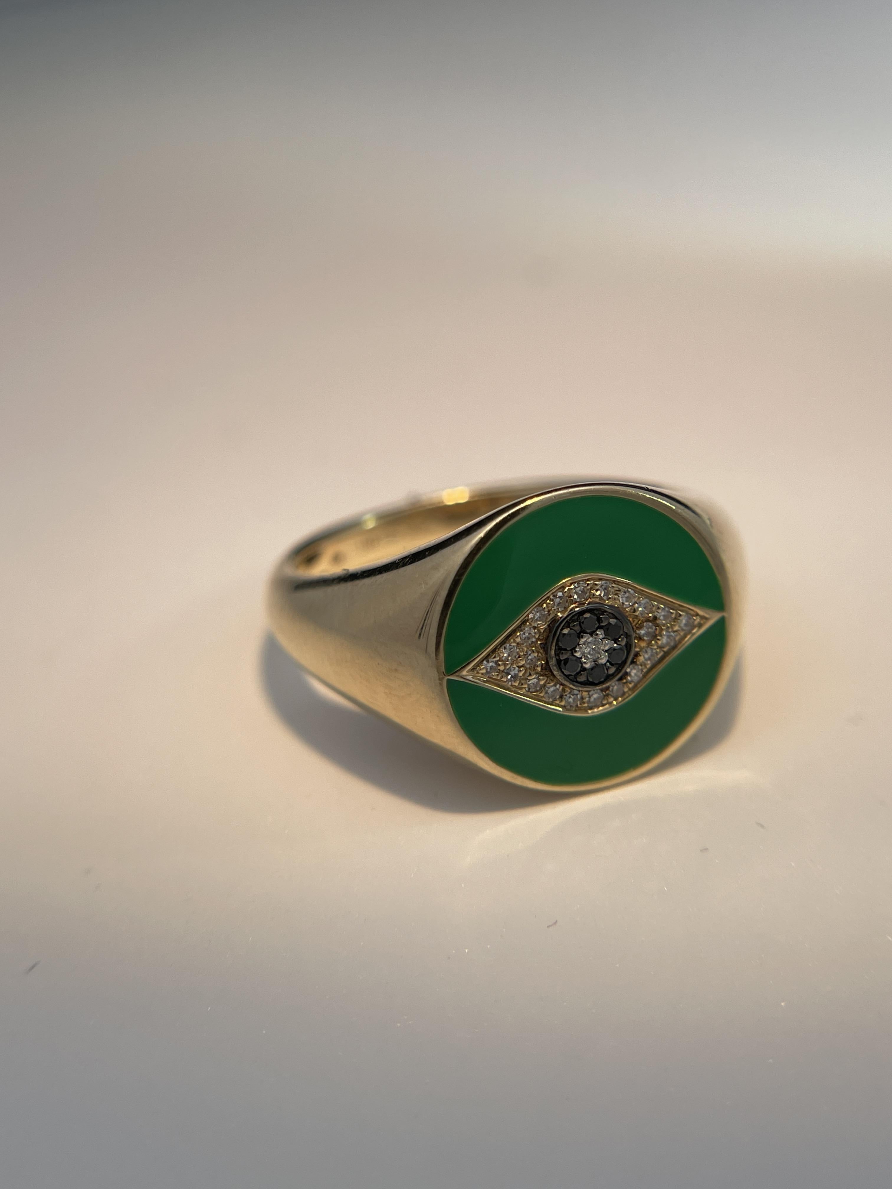 Bague œil du mal en or jaune massif, émail vert, diamants noirs et blancs en vente 3