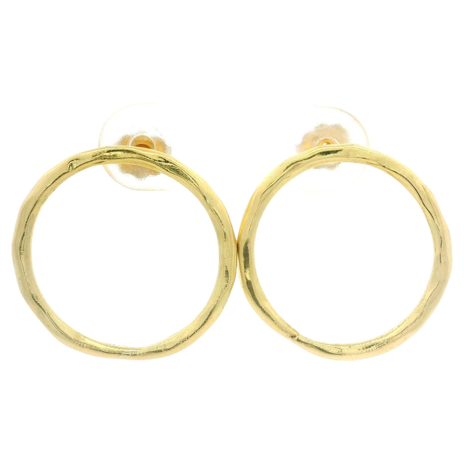 Solid Yellow Gold Hammered Texture Finish Open Circle Petite Everyday Earrings in vendita