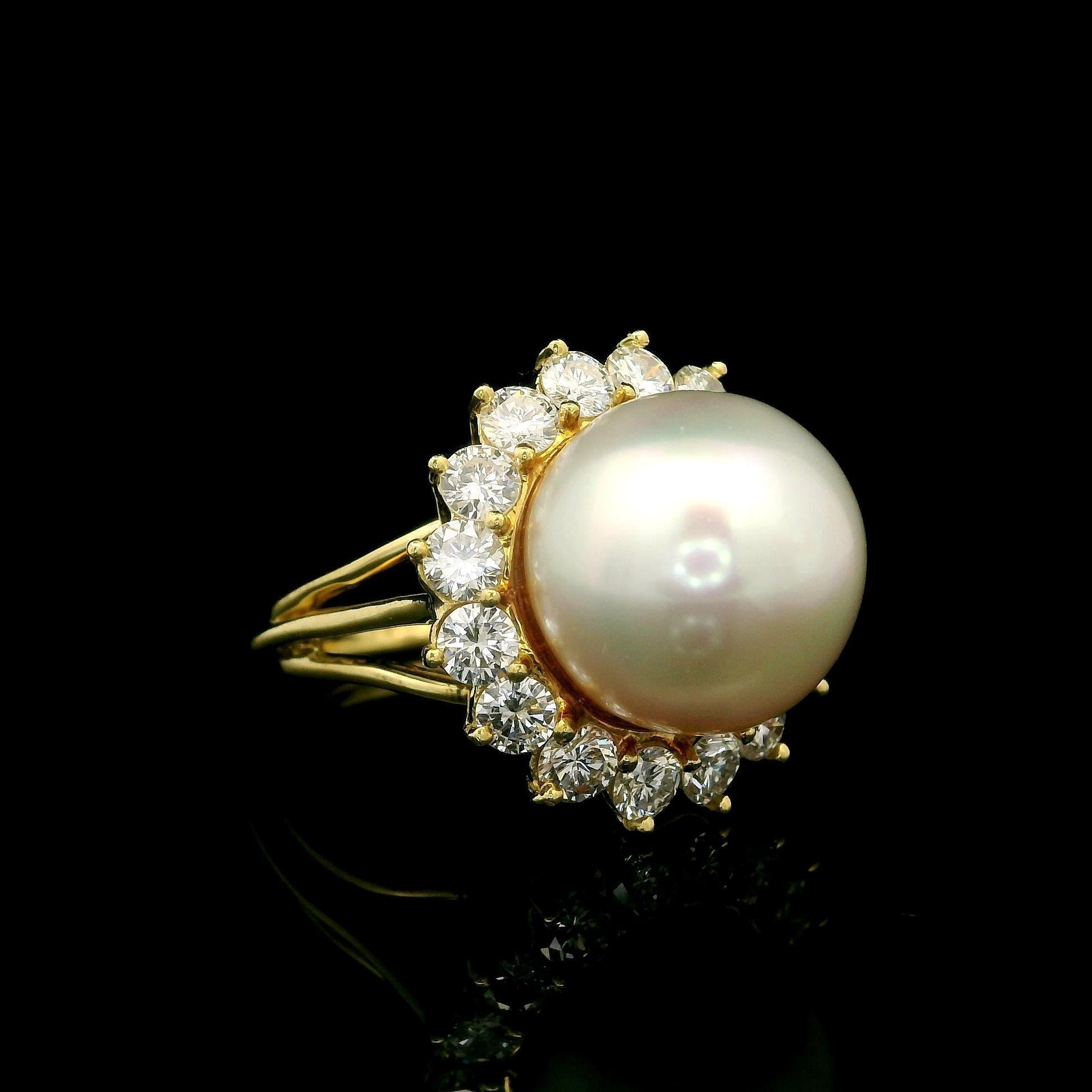 Anillo Hand Made de oro amarillo macizo con perla grande de 13,2 mm y halo de diamantes de 1,79 quilates en venta 2