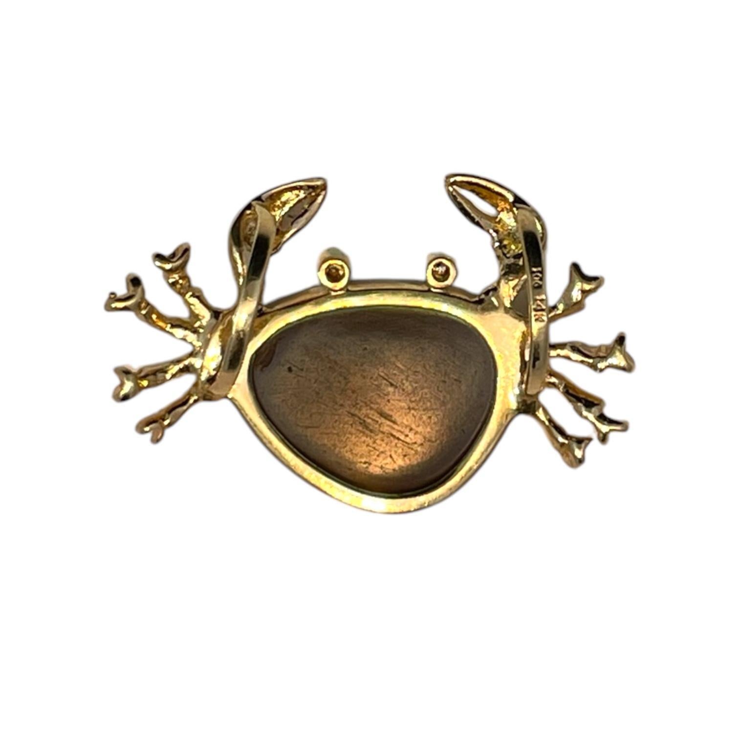 Pendentif crabe doublet en or jaune massif opale et dia Excellent état - En vente à New York, NY