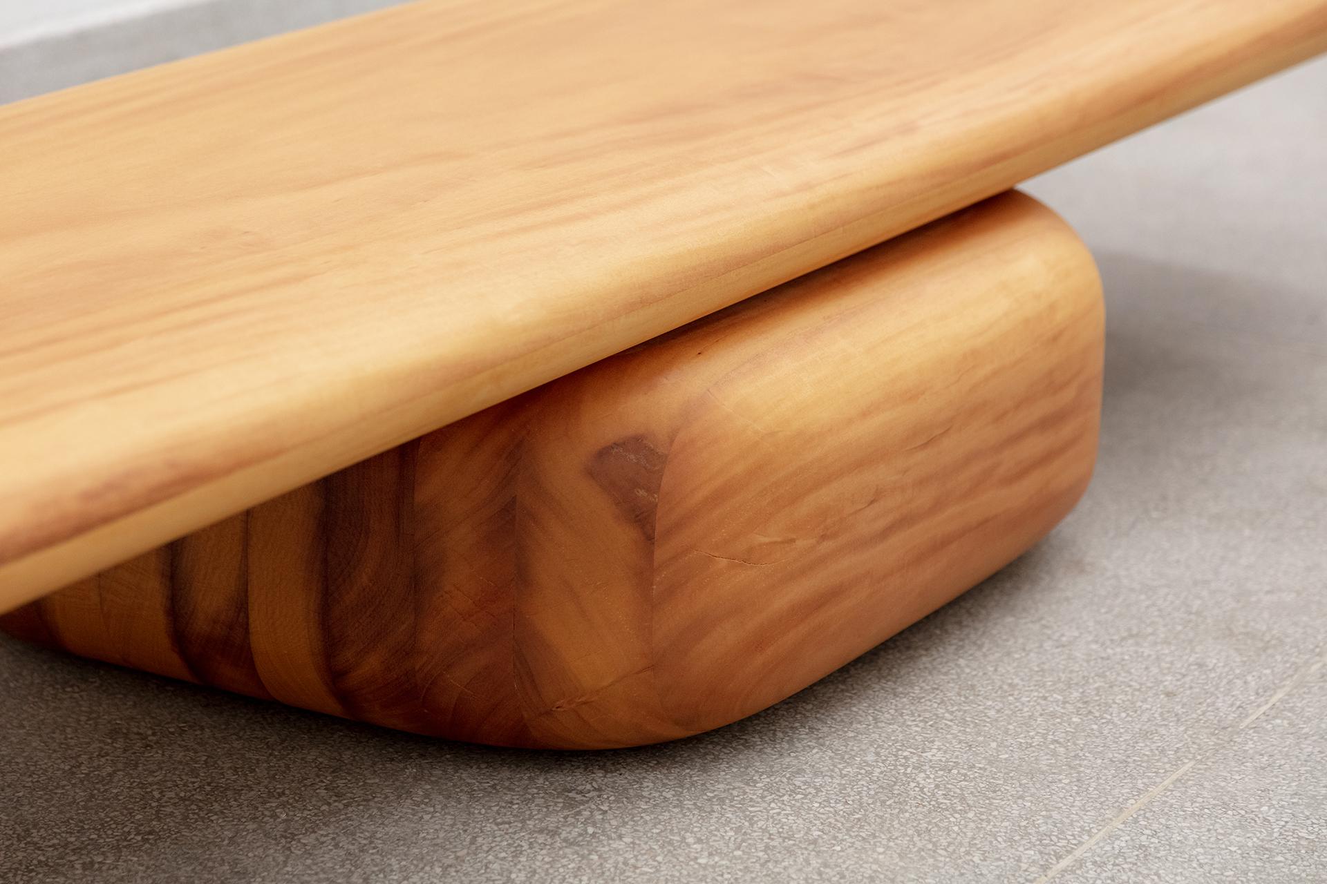 Brésilien Table centrale Solida, by Rain, Table centrale contemporaine, bois massif de Garapá en vente