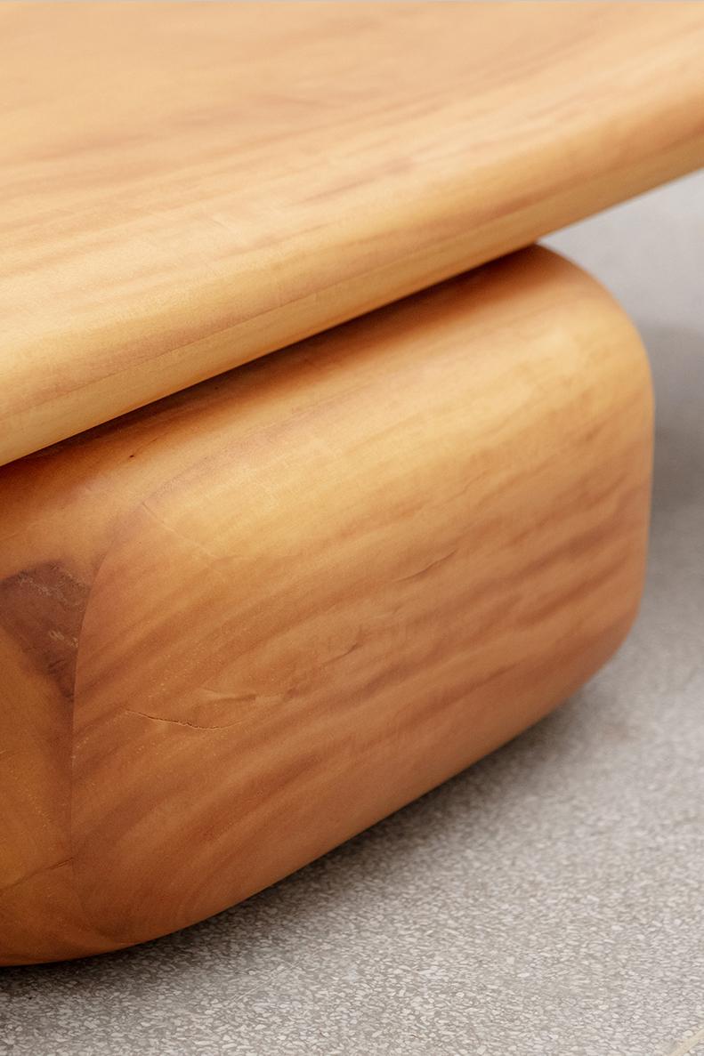 Verni Table centrale Solida, by Rain, Table centrale contemporaine, bois massif de Garapá en vente