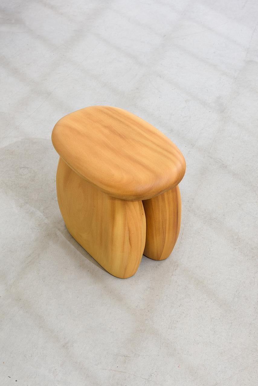 Style international Tabouret Solida, par Rain, tabouret contemporain, bois massif de Garapá en vente