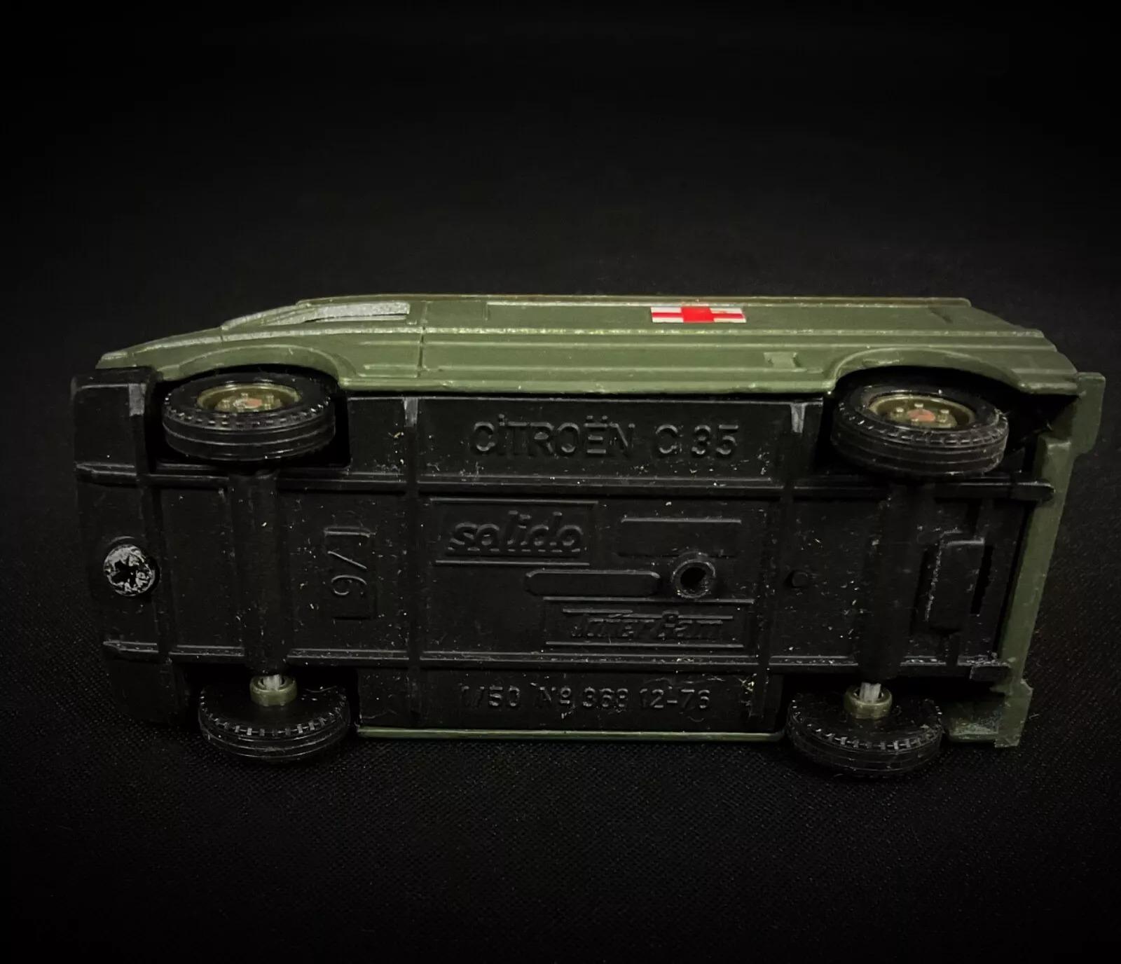 Solido Military Citroën C35 Ambulance – 1:50 Scale Diecast Model - 2Y396 In Good Condition For Sale In Bordeaux, FR