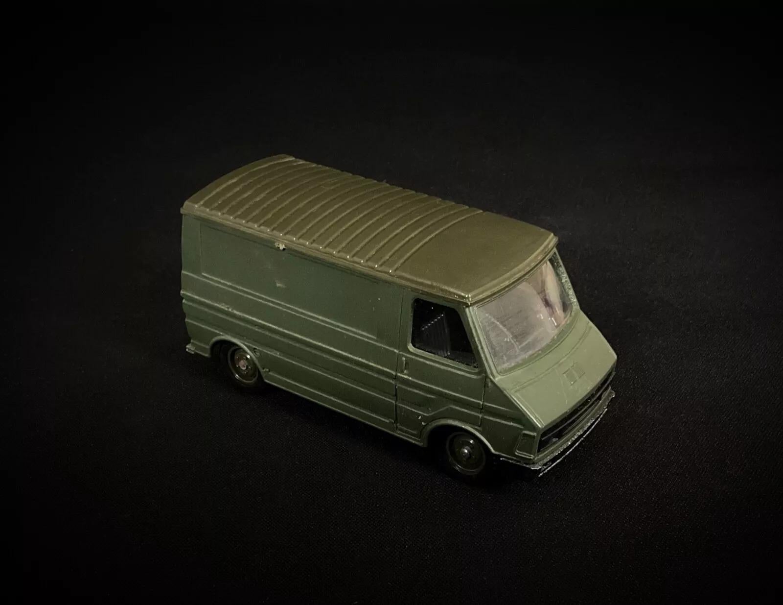 Metal Solido Military Citroën C35 Ambulance – 1:50 Scale Diecast Model - 2Y396 For Sale