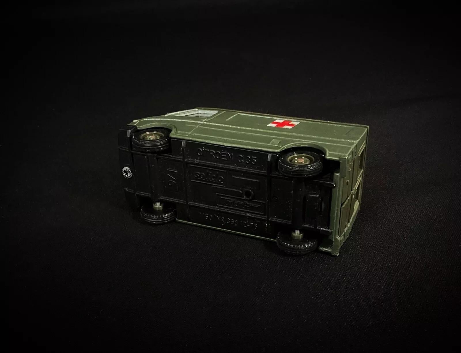 Solido Military Citroën C35 Ambulance – 1:50 Scale Diecast Model - 2Y396 For Sale 1
