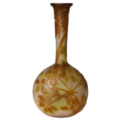 Vase en verre Soliflores signé Gallé, Art nouveau, France
