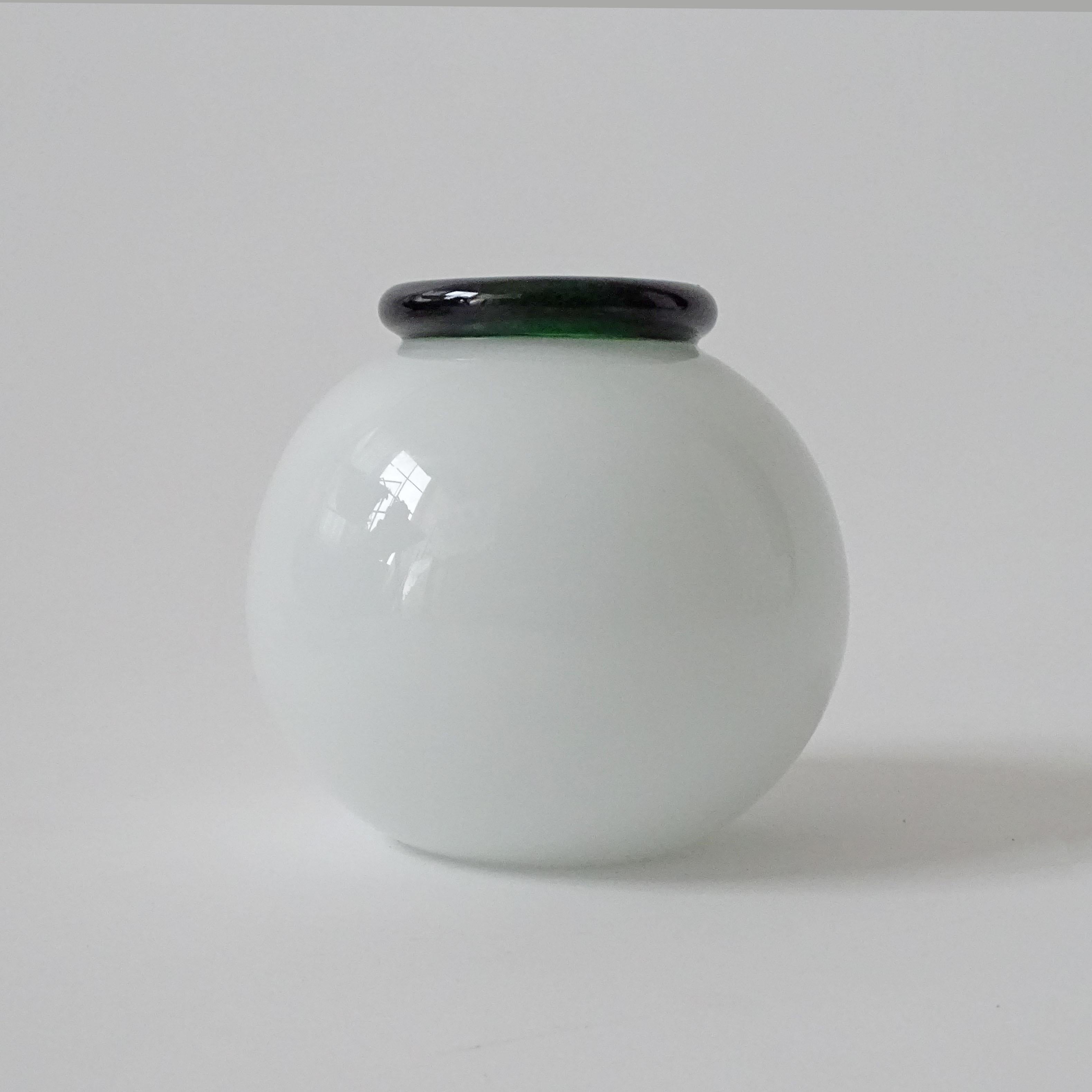 Verre de Murano Vase soliflore en verre de Murano attribué à Ettore Sottsass pour Vistosi en vente