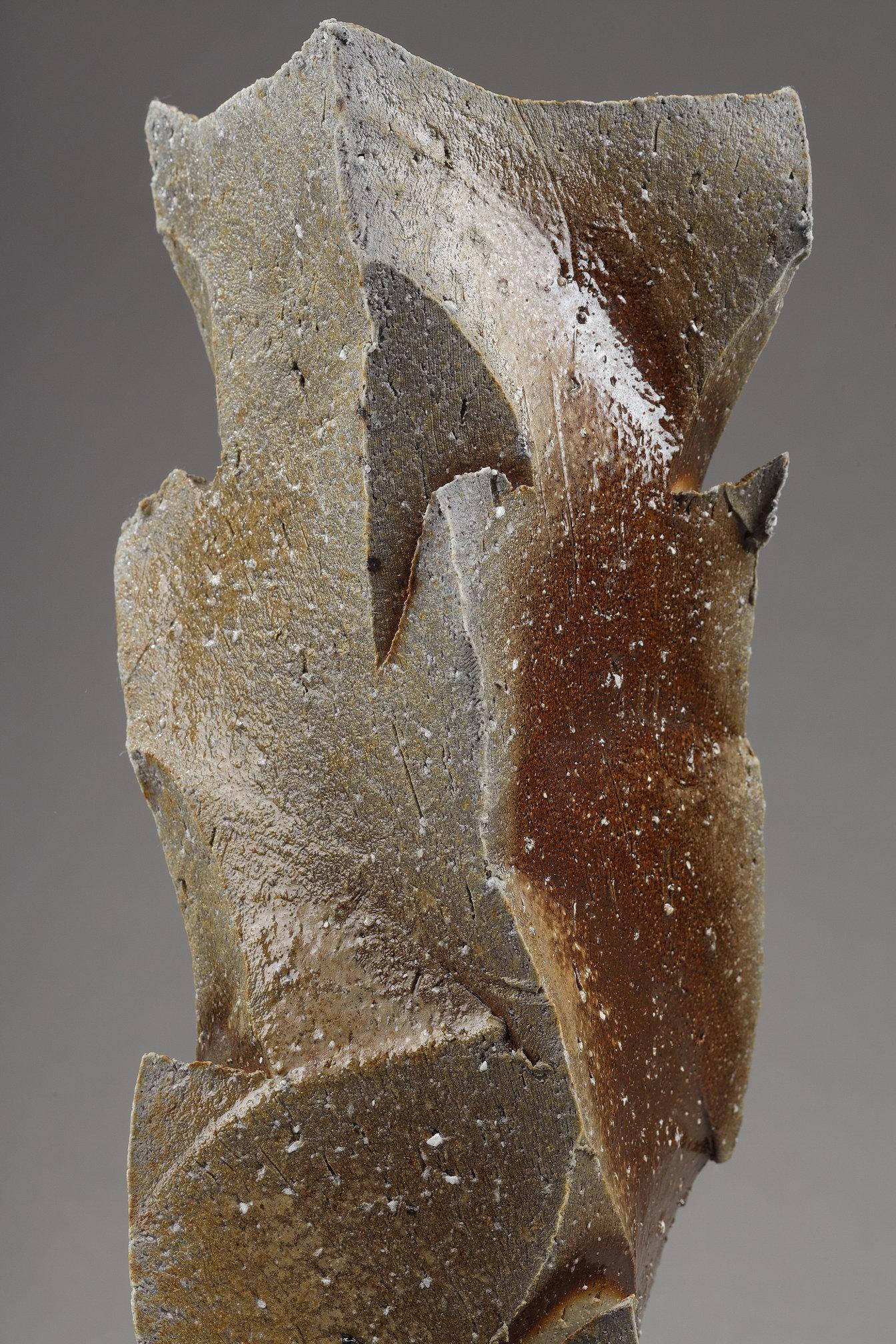 Scultura Soliflores in ceramica Bizen dell'artista Mori Taiga, Giappone in vendita 6