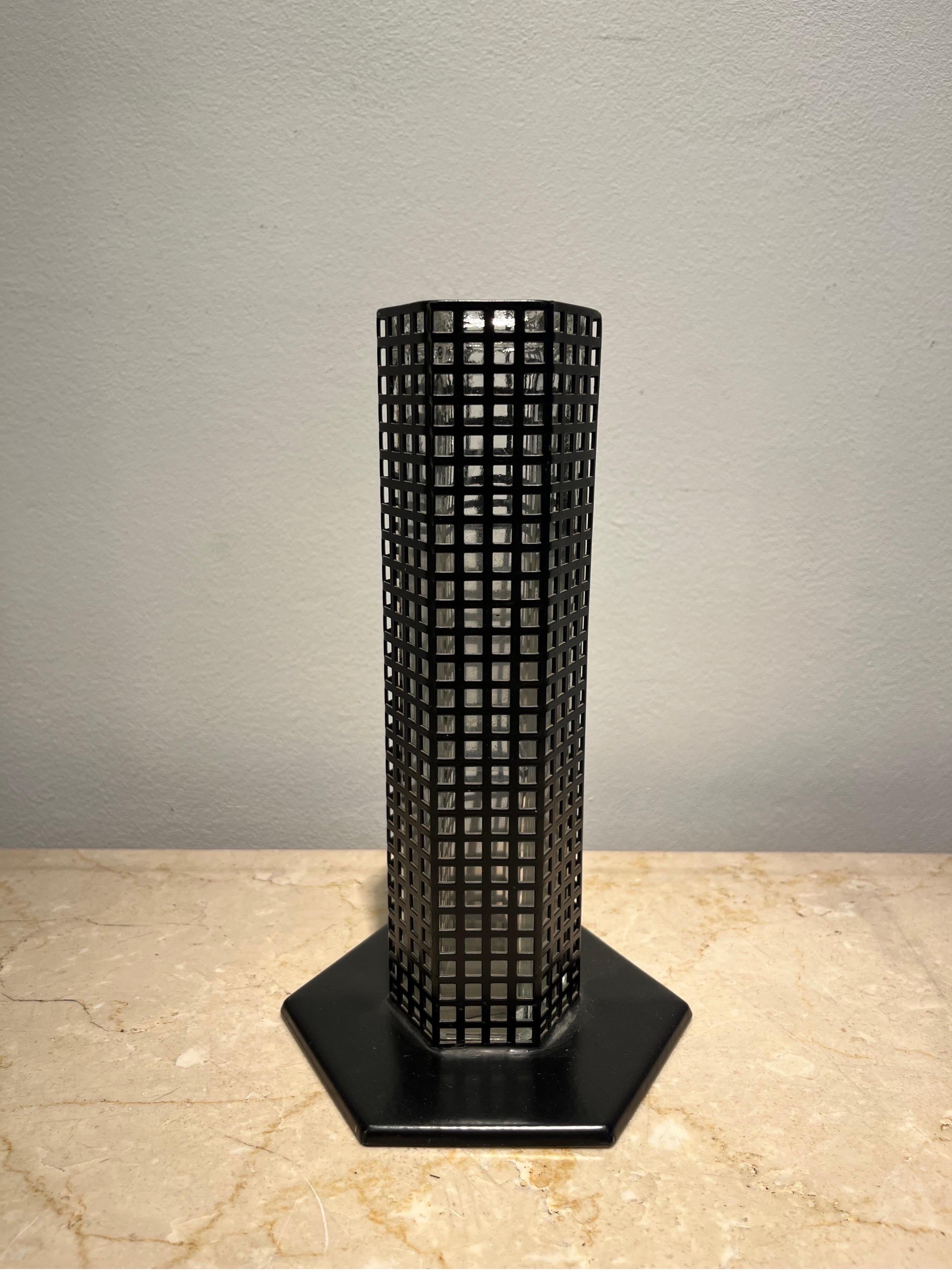 italien Vase soliflore de Josef Hoffman, Ed. Bieffeplast, années 1980 en vente