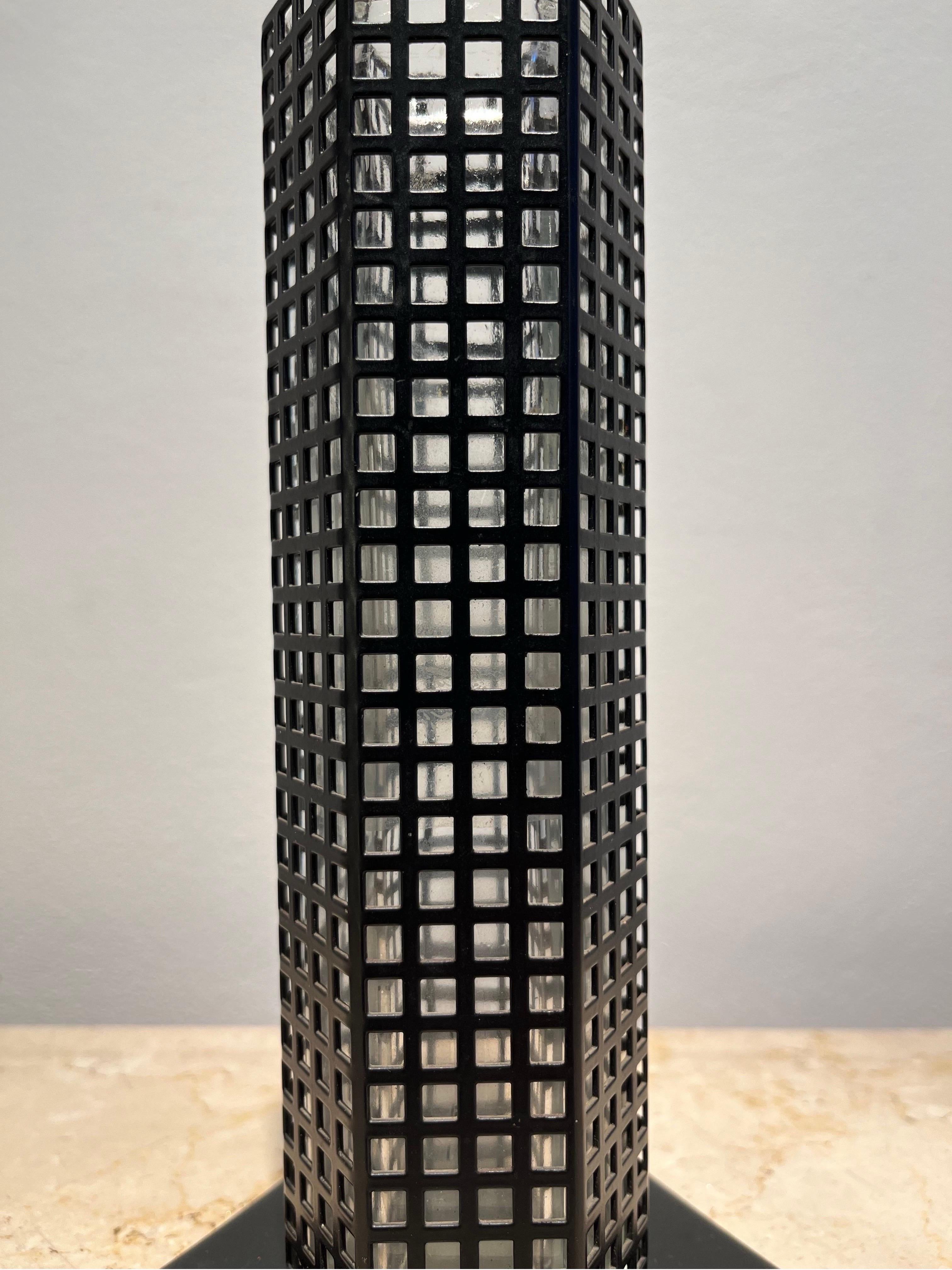 Fin du 20e siècle Vase soliflore de Josef Hoffman, Ed. Bieffeplast, années 1980 en vente