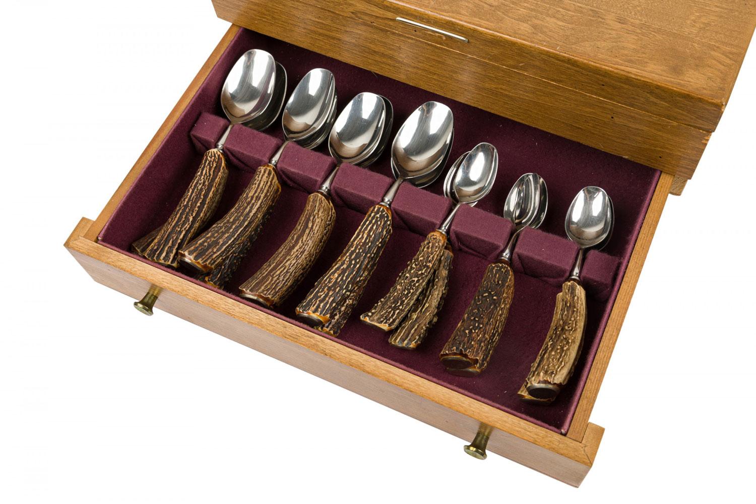 Set di posate d'epoca in Horn e Steele di Solingen Germania in scatola di legno in vendita 3