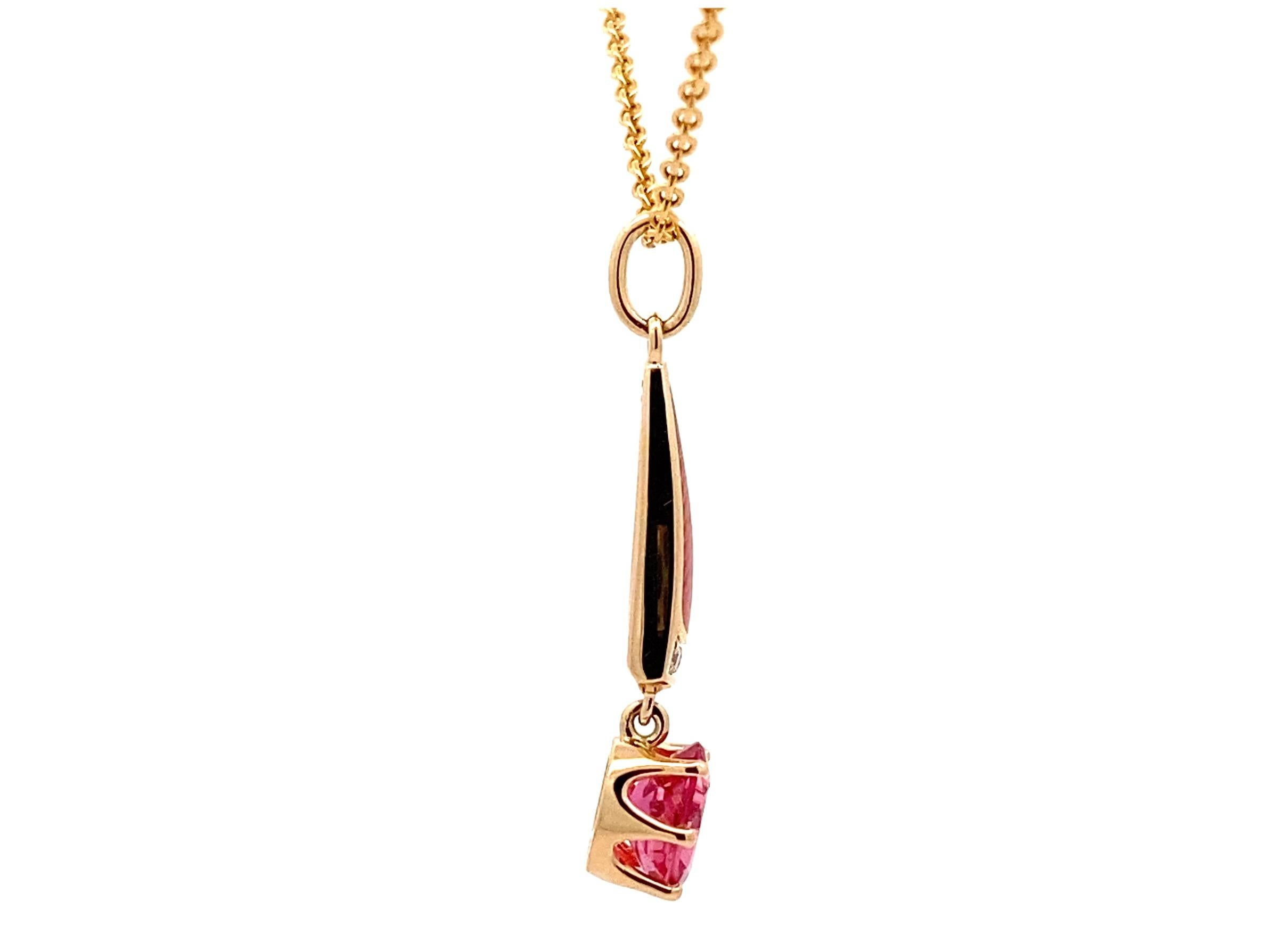 Pendentif Solitair en or jaune 18 carats, tourmaline rose, émail, 3 diamants 0,03 carat GVS Neuf - En vente à Pforzheim, DE