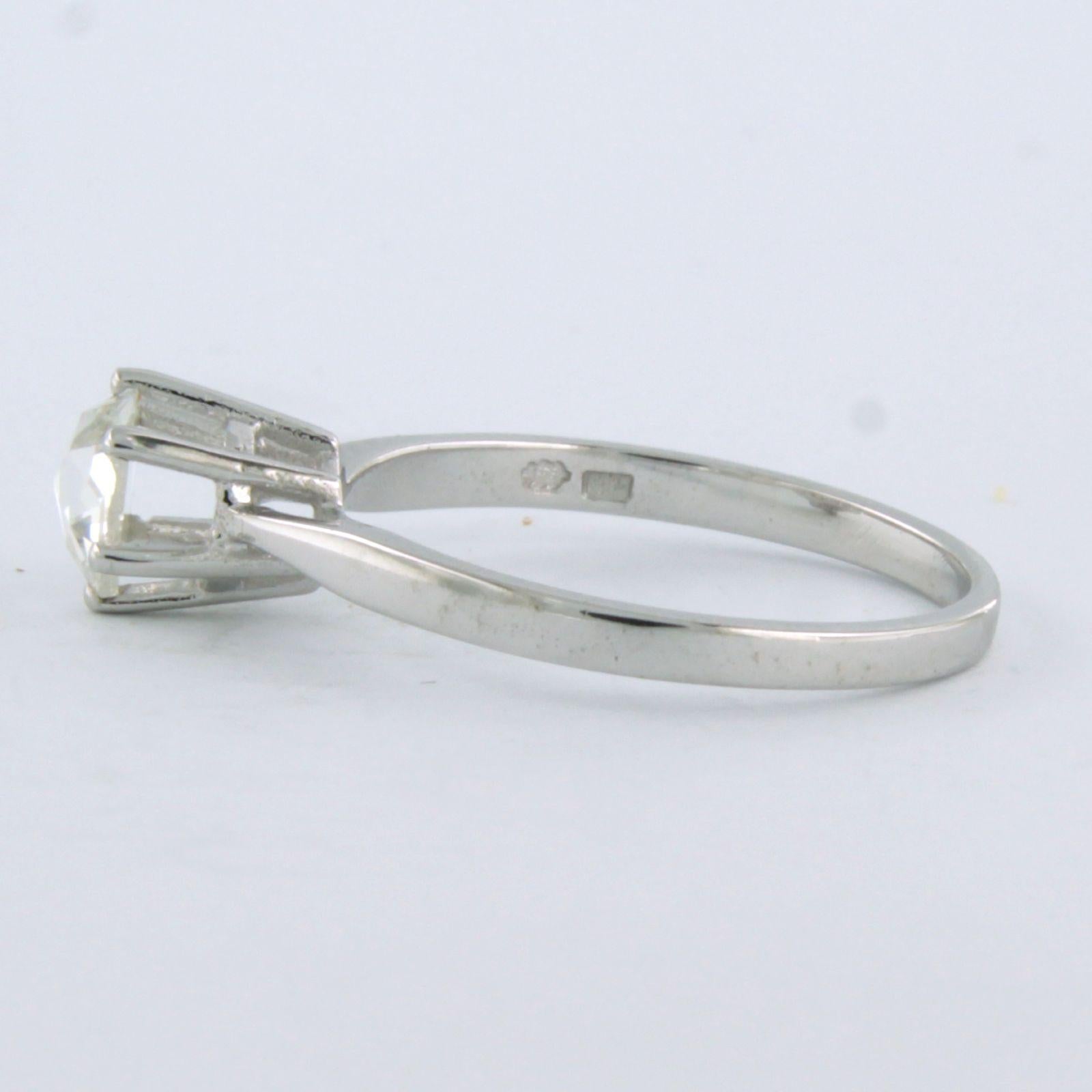Solitair ring set with diamond in total 0.60ct 4k white gold In New Condition For Sale In The Hague, ZH