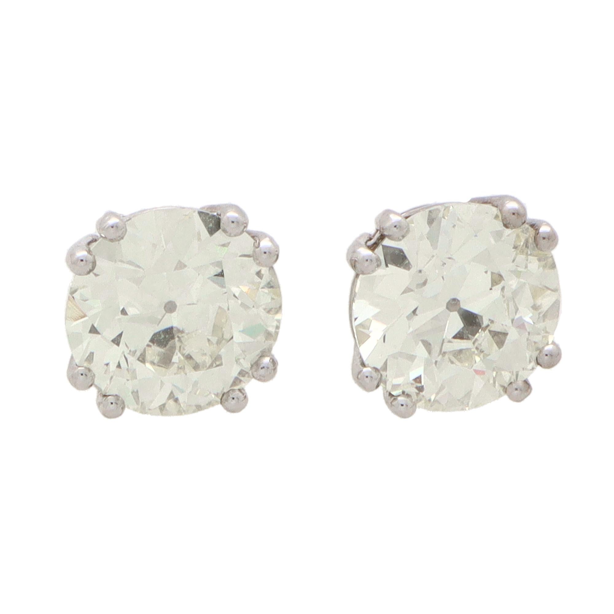 Solitaire 11.66 Carat Old European Cut Diamond Stud Earrings in Platinum In Excellent Condition In London, GB