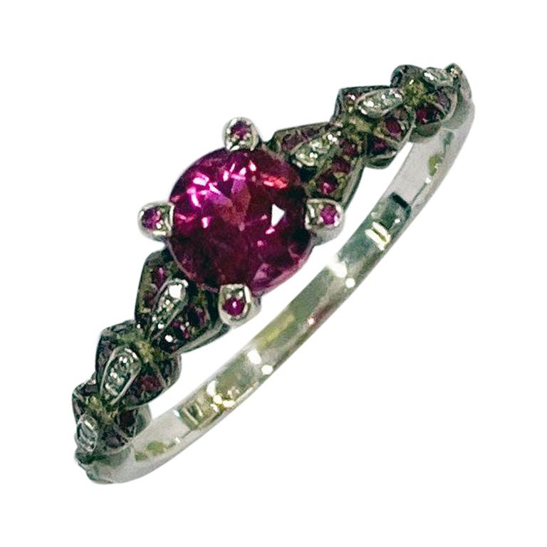 Solitaire 18 Karat White Gold Ring with Pink Tourmaline Pink Sapphires Diamonds For Sale