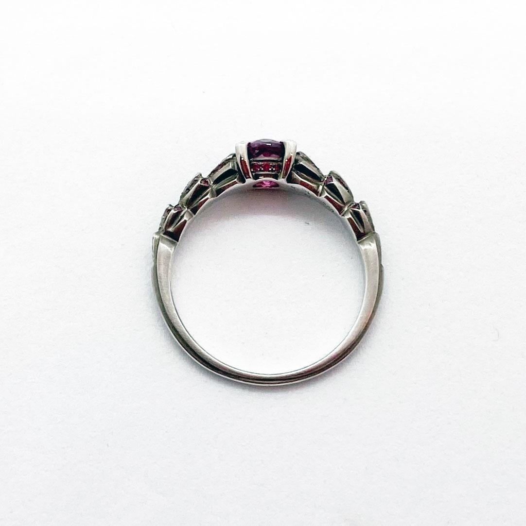 Contemporary Solitaire 18 Karat White Gold Ring with Pink Tourmaline Pink Sapphires Diamonds For Sale