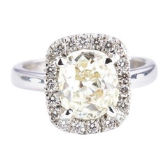 Solitaire 2.35 Carat Cushion Diamond 18 Karat Gold Engagement Cocktail Ring