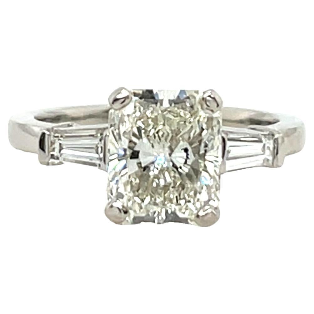 Solitaire 2.47ct J/VS2 Engagement Ring With matching Baguettes Diamonds