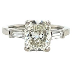 Solitaire 2.47ct J/VS2 Engagement Ring With matching Baguettes Diamonds