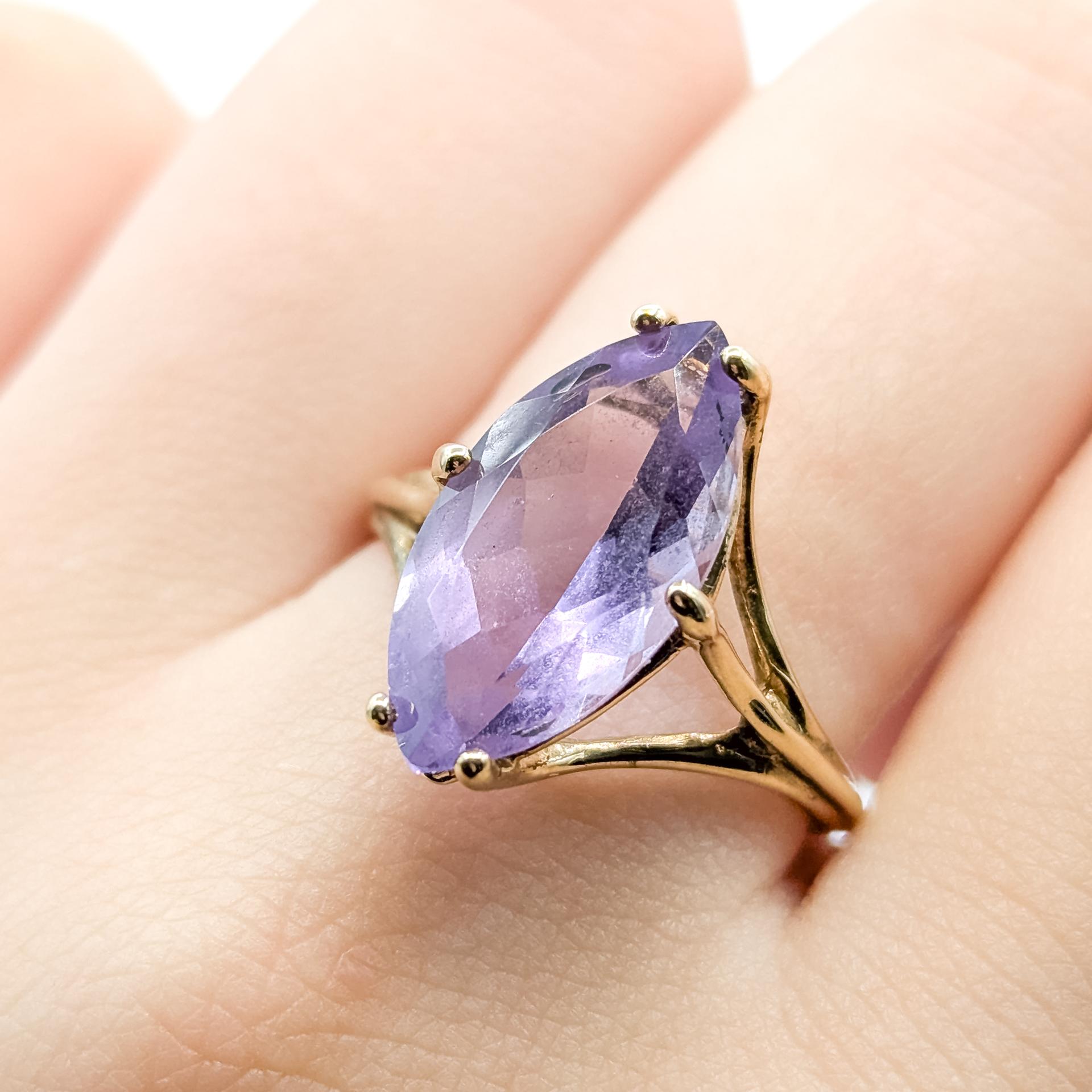 Solitär Amethyst Ring in 10k Gelbgold im Zustand „Hervorragend“ im Angebot in Bloomington, MN