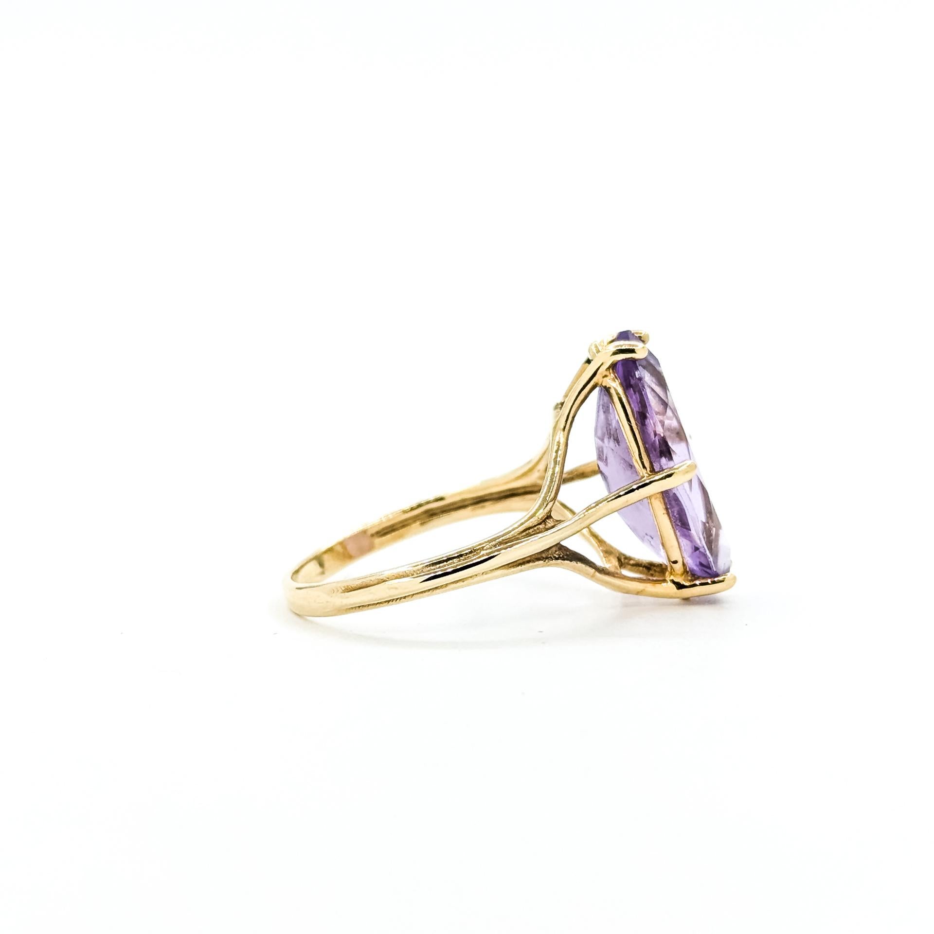 Solitär Amethyst Ring in 10k Gelbgold im Angebot 1