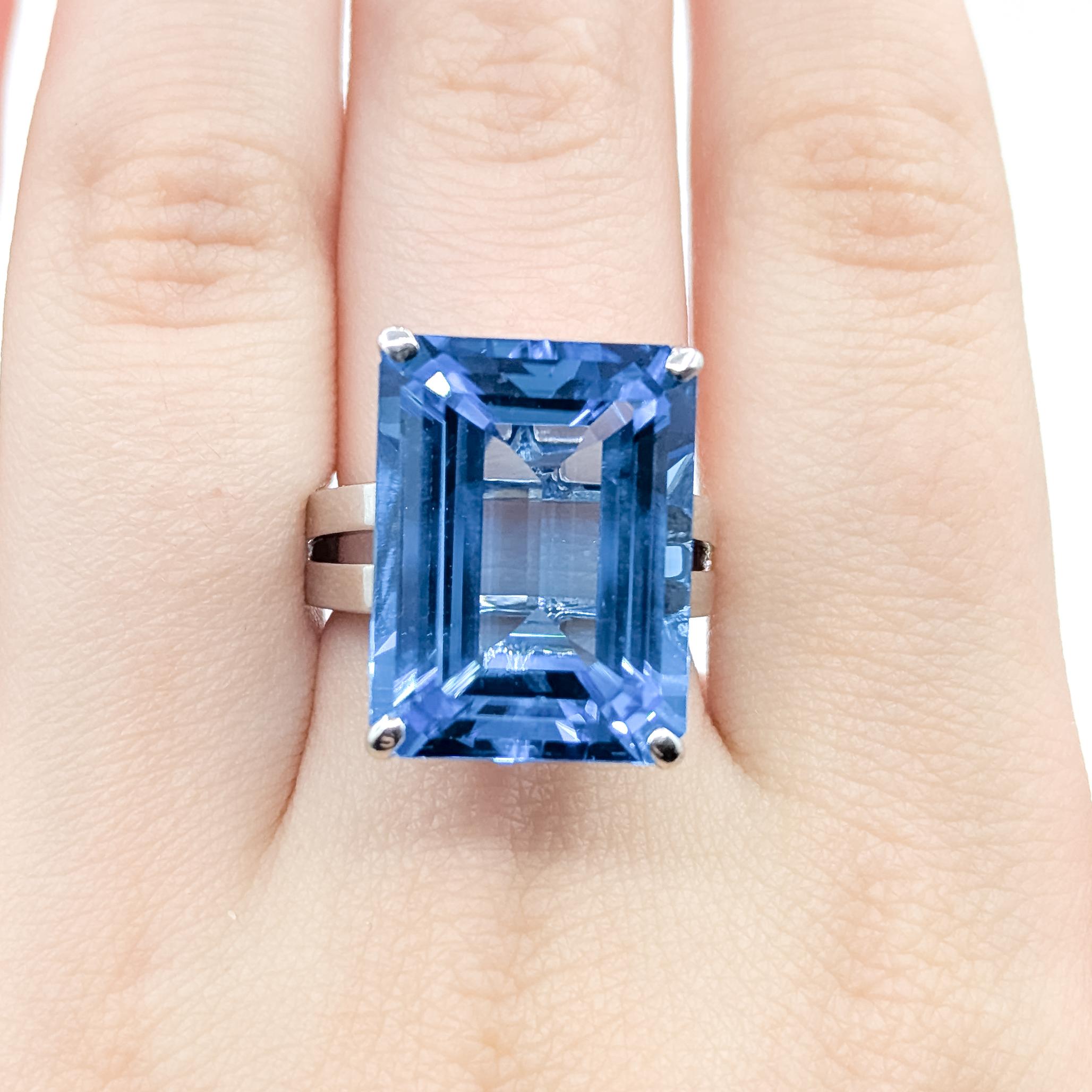 Solitär Blauer Topas Ring in 14k Weißgold Damen im Angebot