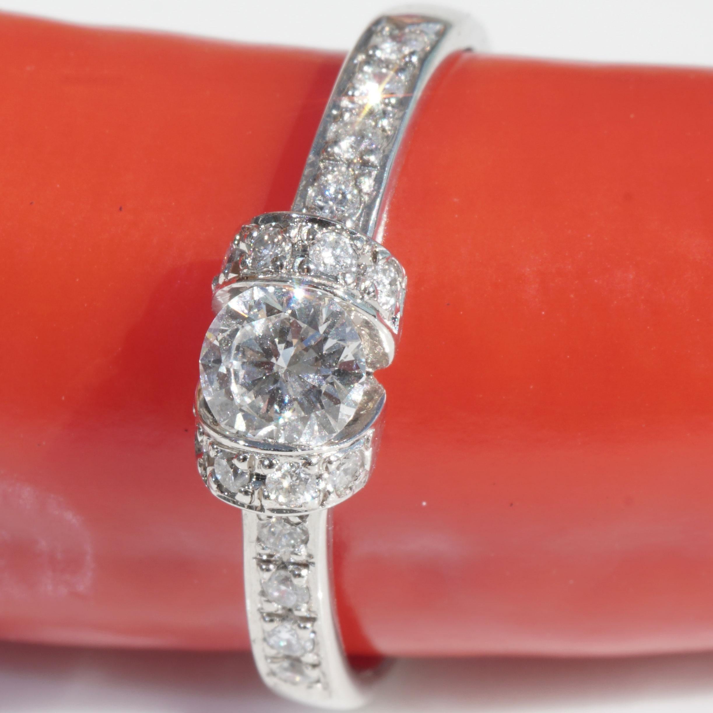 Solitaire Brilliant Ring Platinum such a great Diamond Fire 0.52 ct TW SI  In New Condition For Sale In Viena, Viena