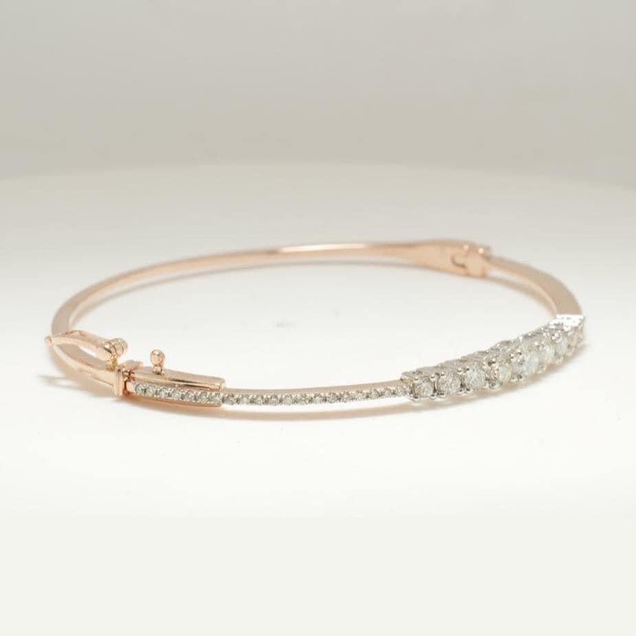 Solitär-Diamant-Manschettenarmband aus 14k massivem Gold (zertifiziert) im Zustand „Neu“ im Angebot in New Delhi, DL