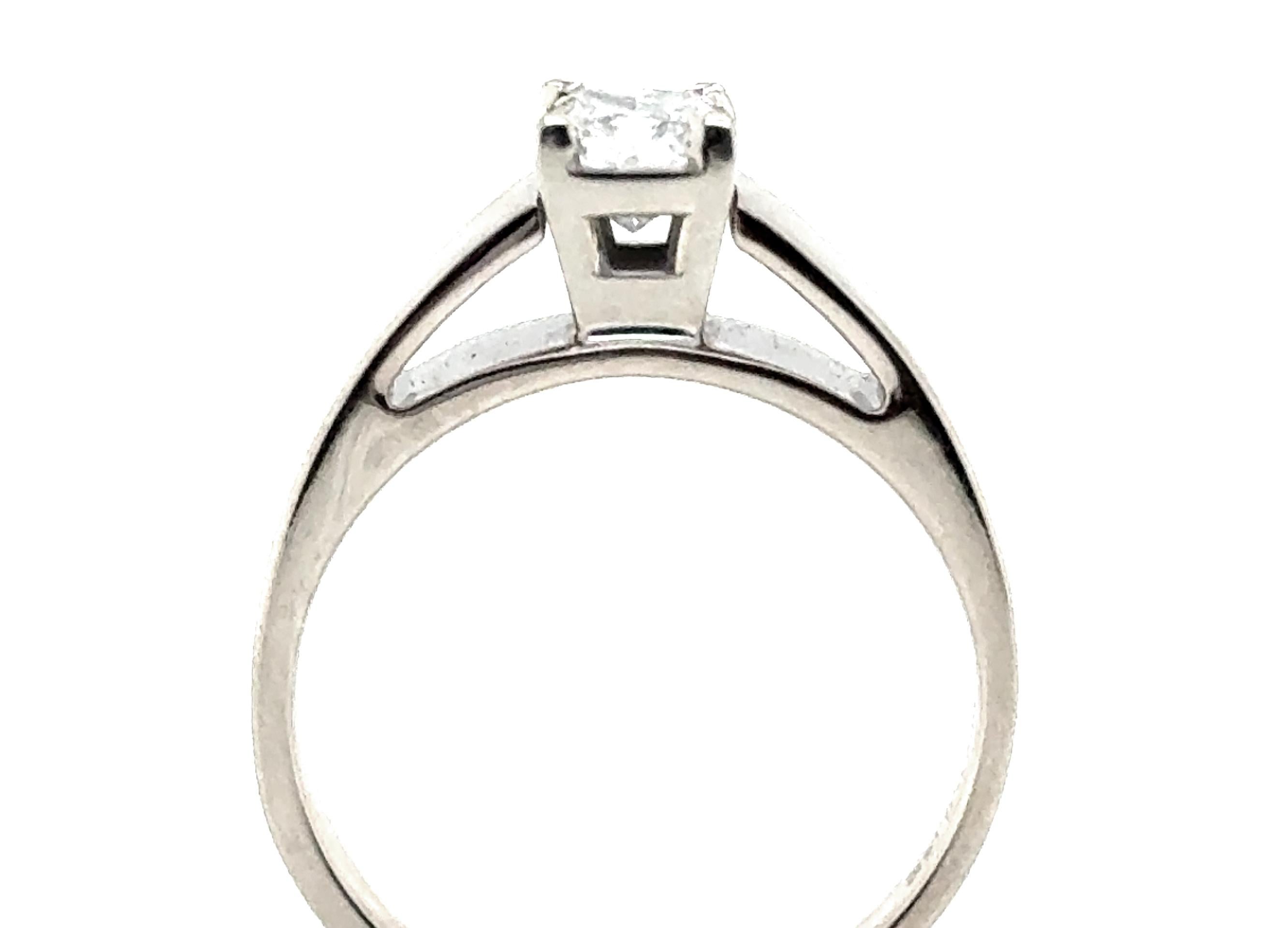 Solitaire Princess Cut Diamond Engagement Ring .50ct 14K White Gold 



Featuring a Gorgeous .50ct Genuine Natural Mined Princess Cut Diamond Center

100% Natural Mined Diamond

.50 Carats Diamond Weight

Solid 14K White Gold

Classic