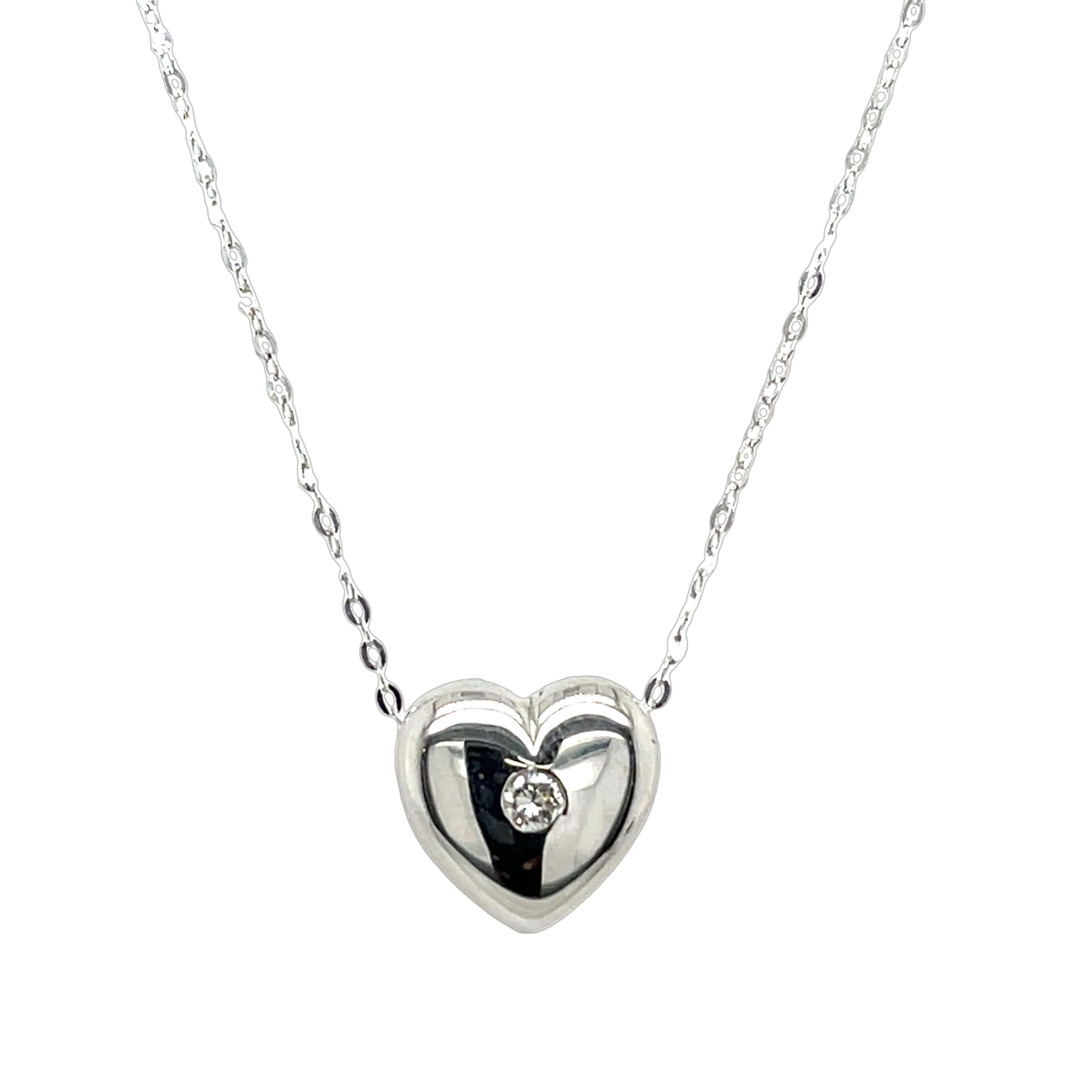 Colgante Corazón Diamante Solitario Oro Blanco 18ct 0,05ct, En Cadena Oro Blanco 18ct en Excelente estado para la venta en London, GB