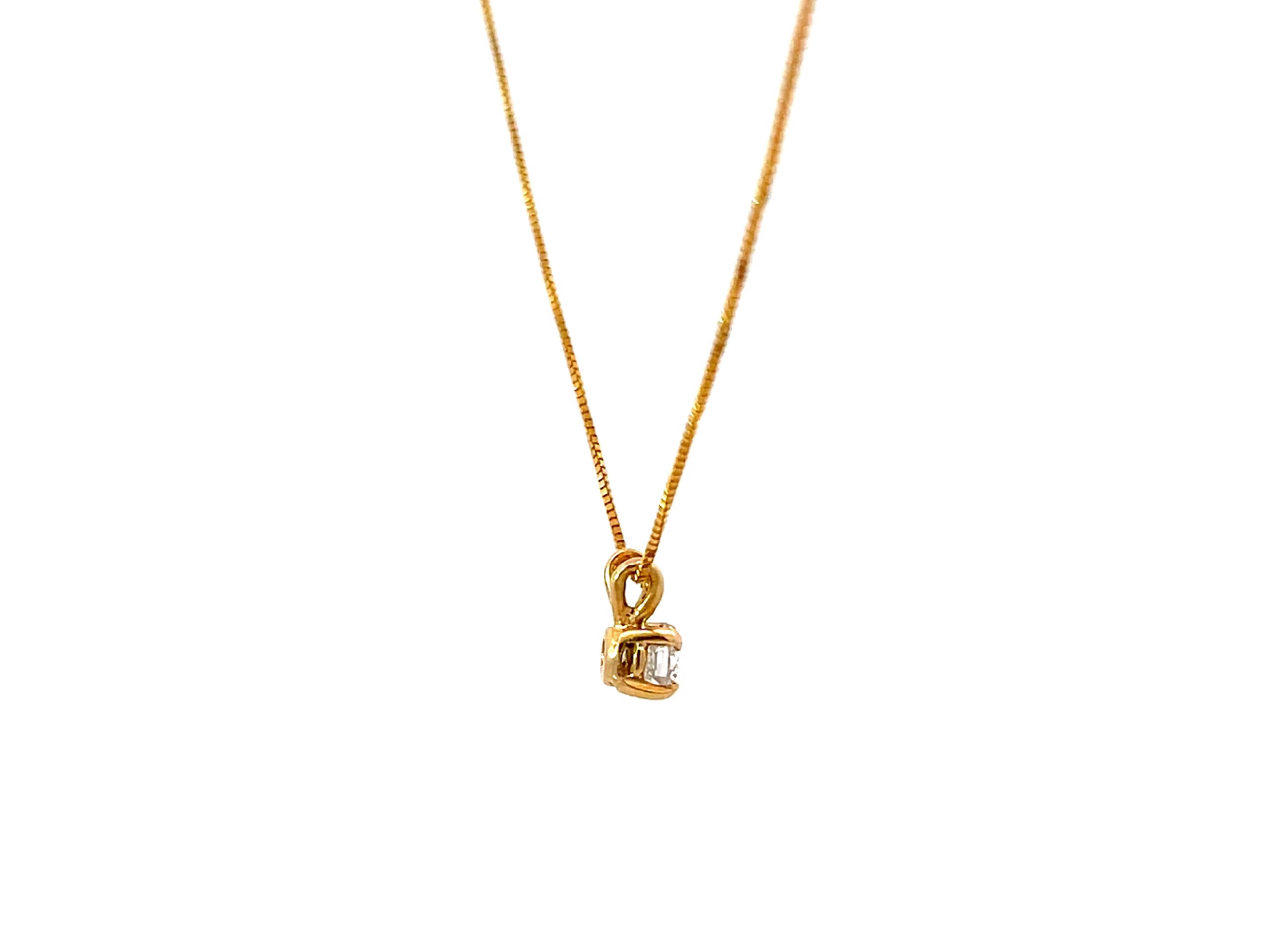 Solitaire Diamond Pendant Necklace 14k Yellow Gold In Excellent Condition For Sale In Honolulu, HI