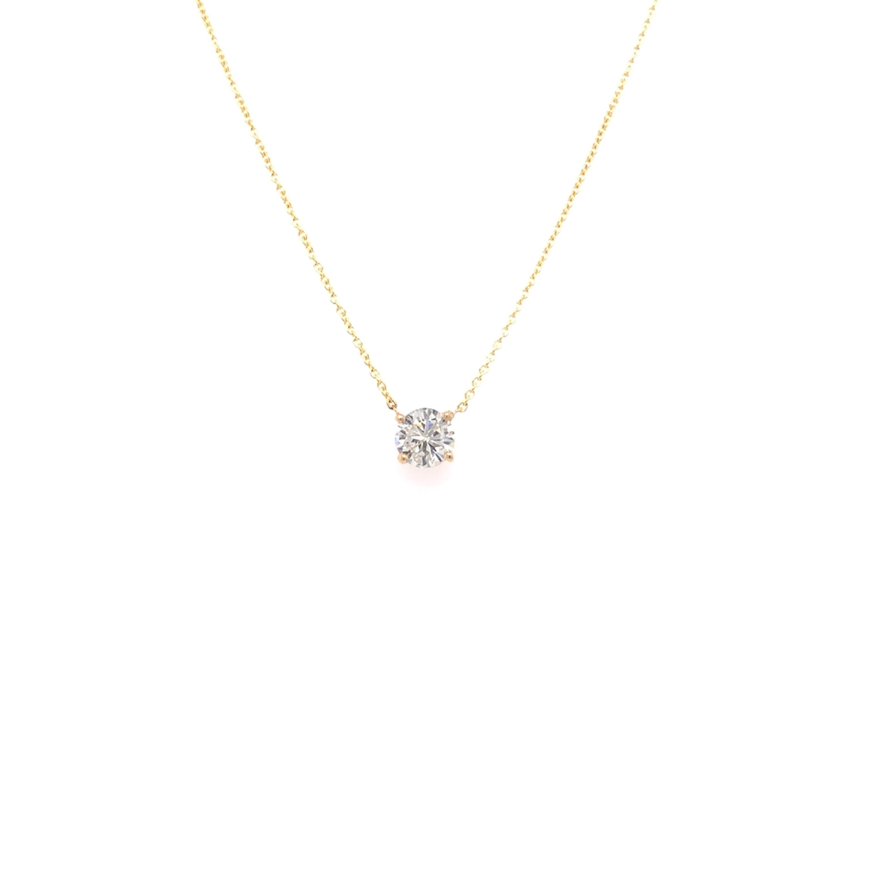 Solitär-Diamant-Halskette mit echten/natürlichen Diamanten im Brillantschliff. Gesamtgewicht der Diamanten: 0,67 Karat. Farbe des Diamanten: K. Reinheit des Diamanten: SI2. Anzahl der Diamanten: 1 Diamant im Brillantschliff. Montiert an einer